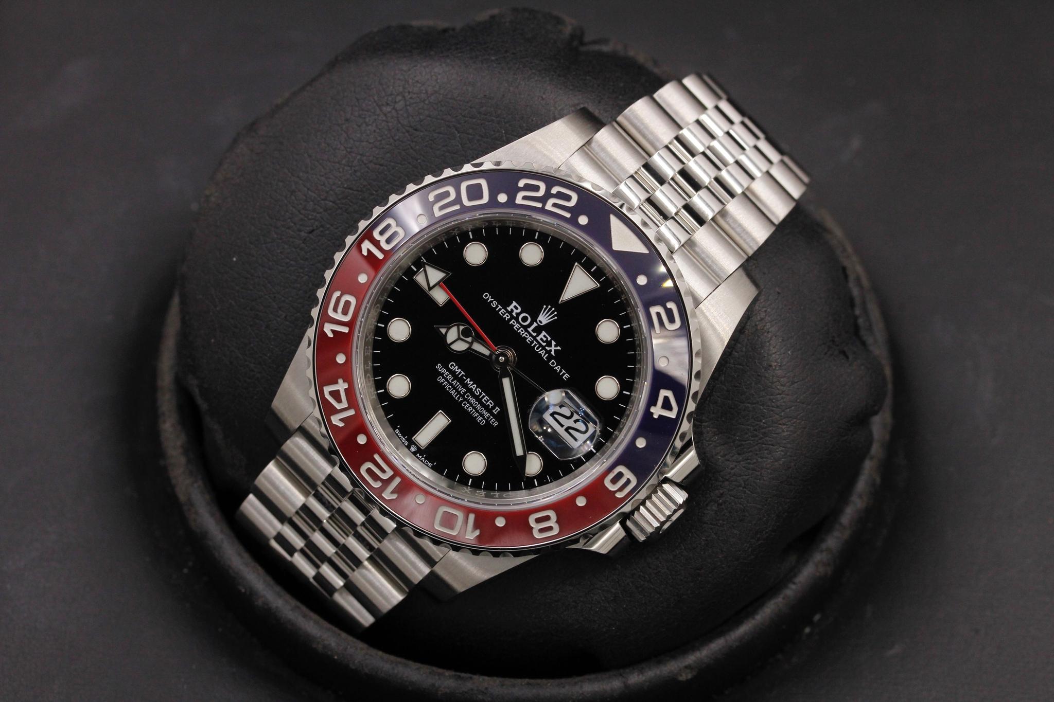 Watch Image 9