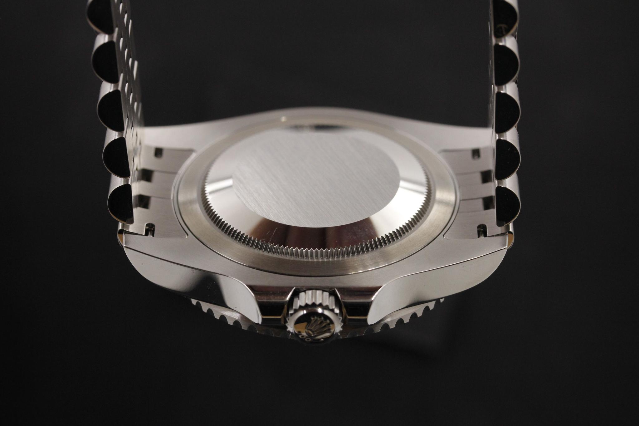 Watch Image 7