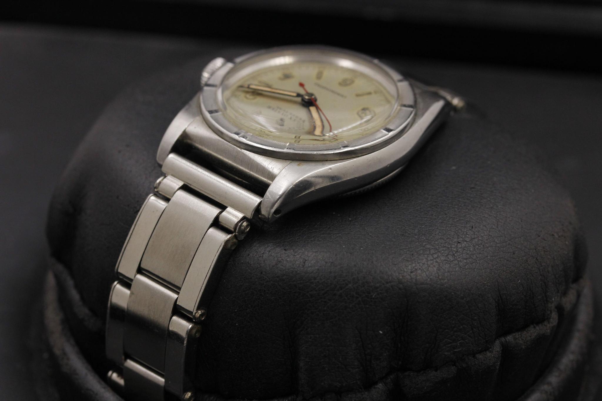 Watch Image 6