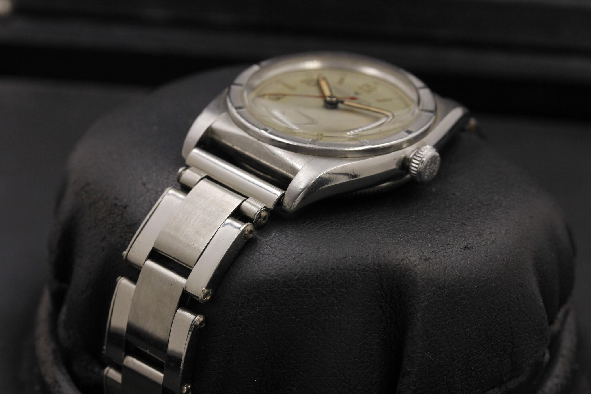 Watch Image 3