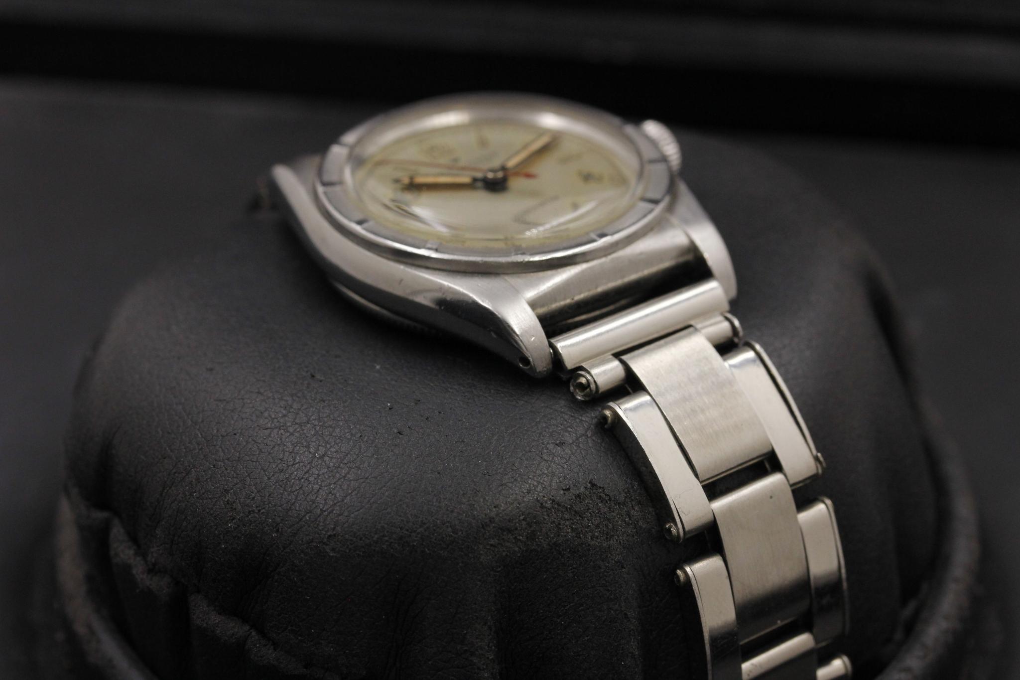 Watch Image 7