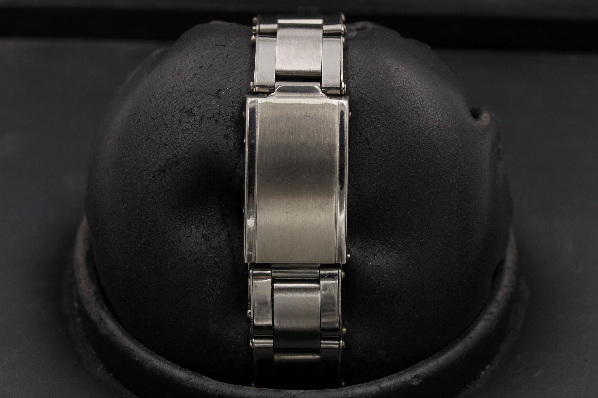 Watch Image 9