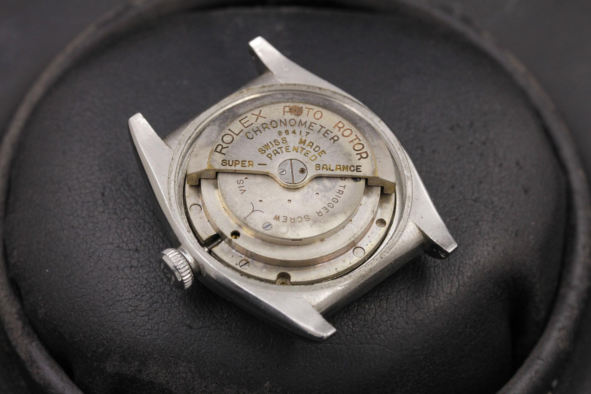 Watch Image 14
