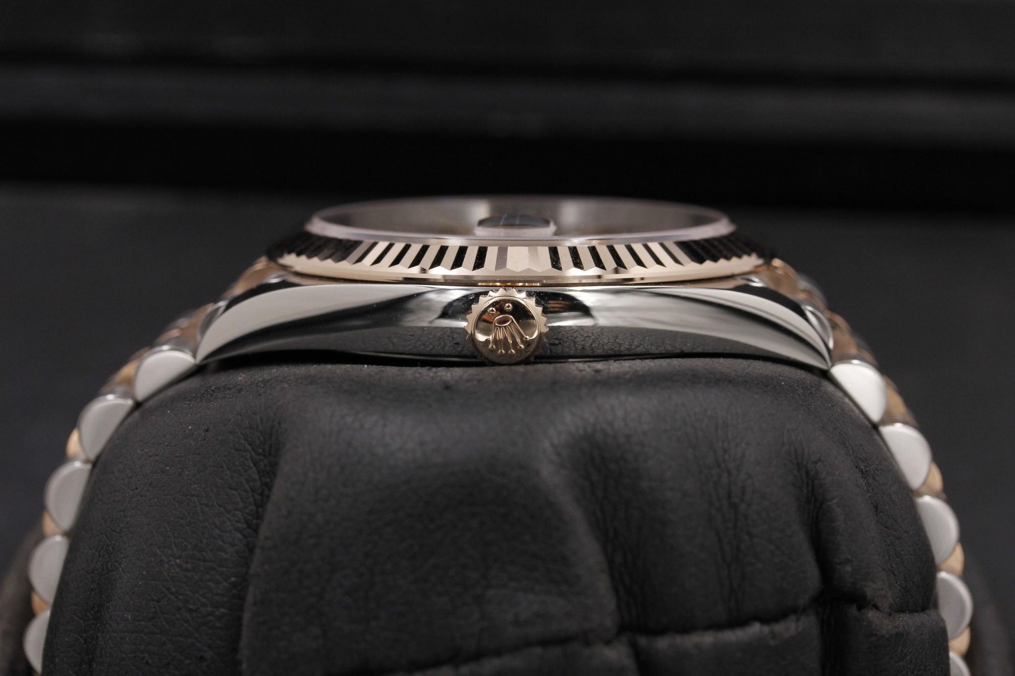 Watch Image 3