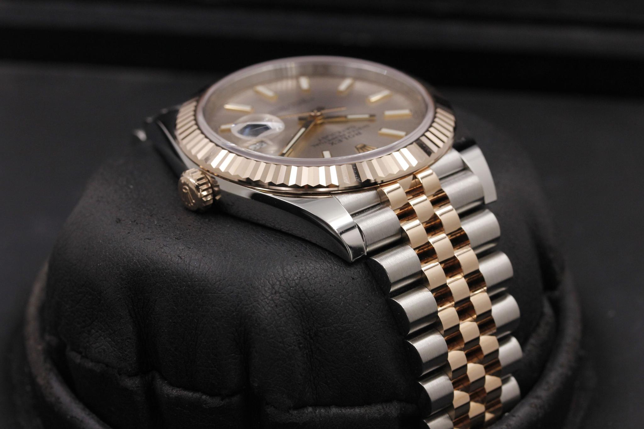 Watch Image 4