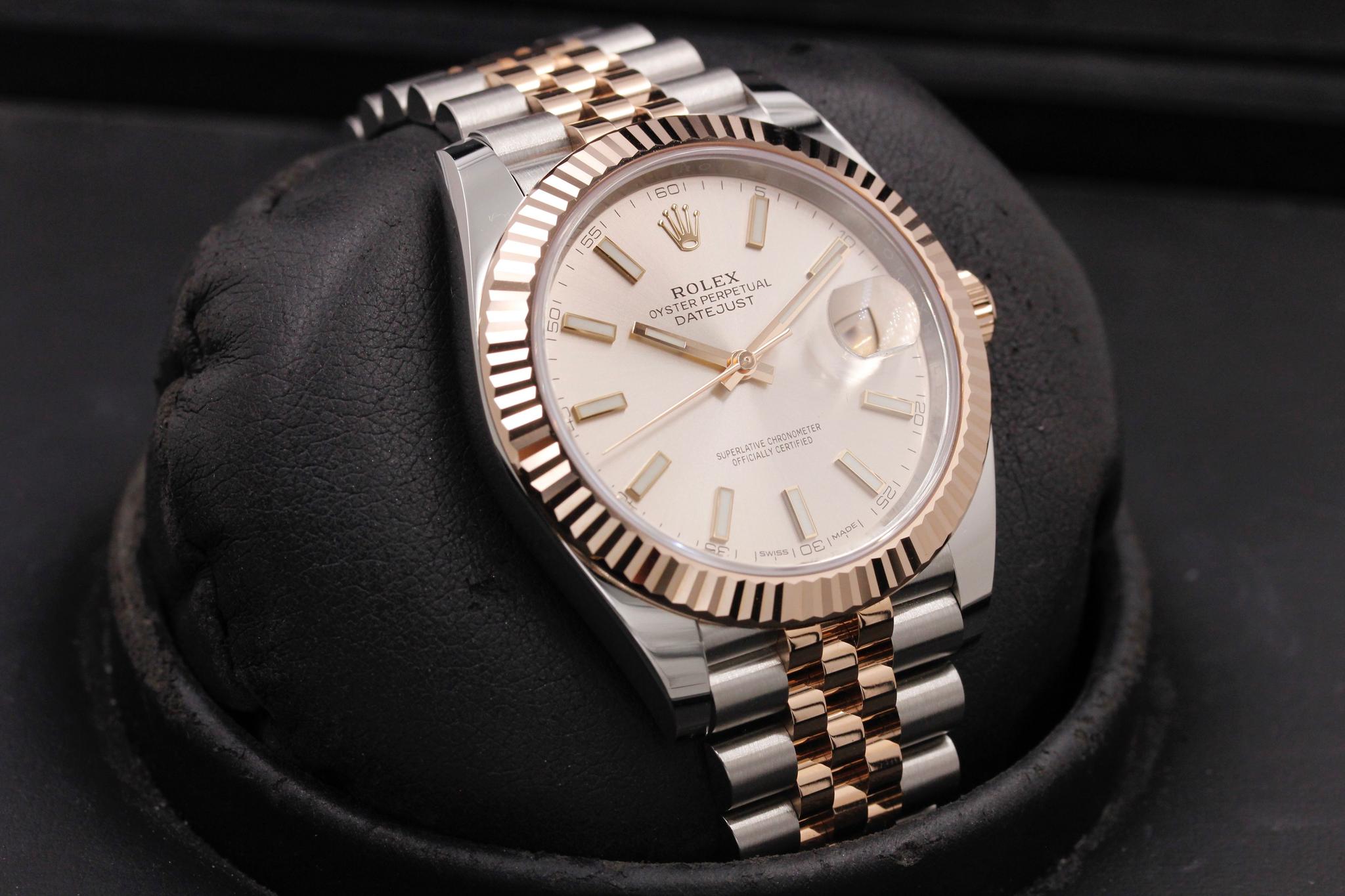Watch Image 10
