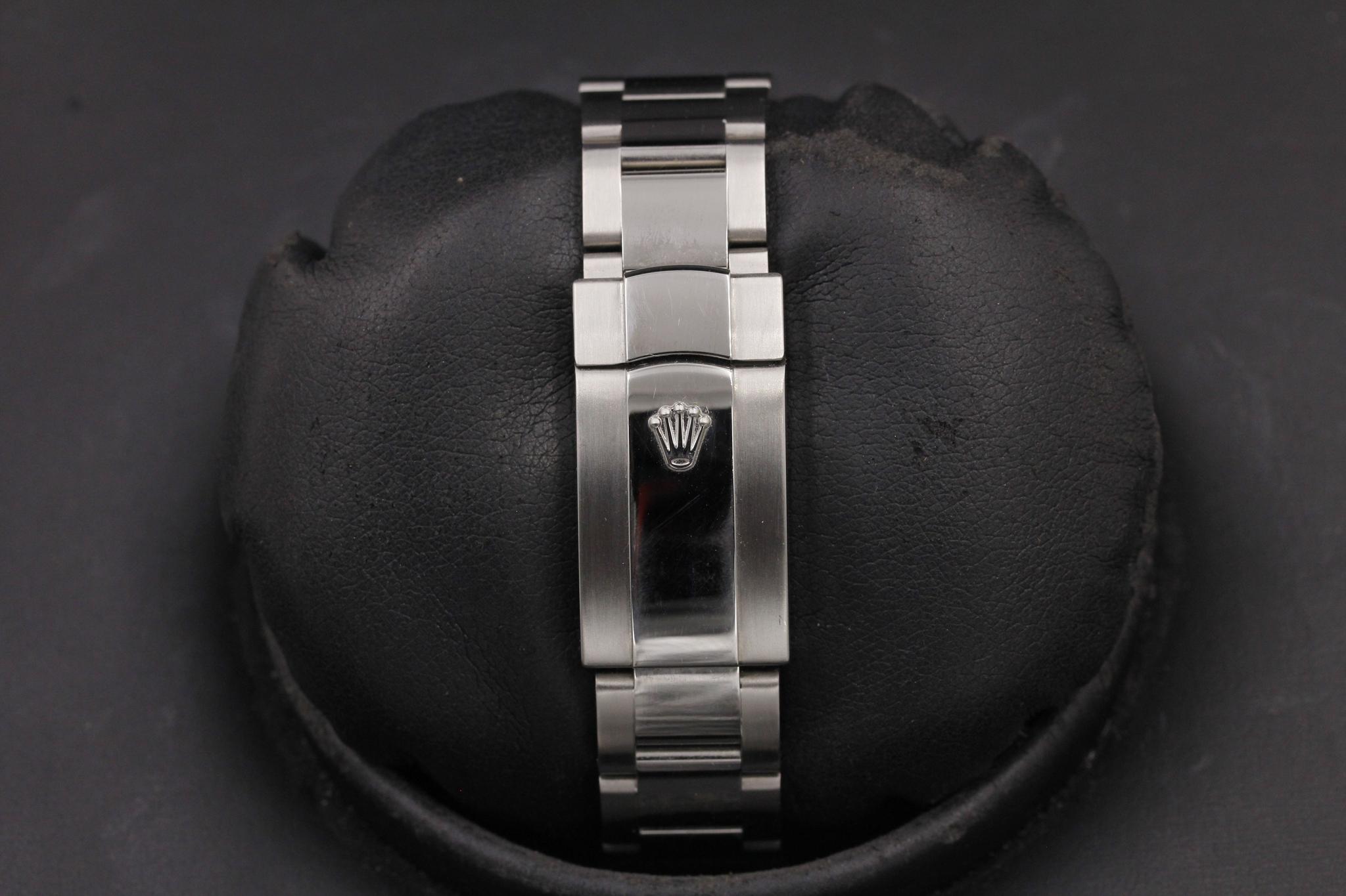 Watch Image 8