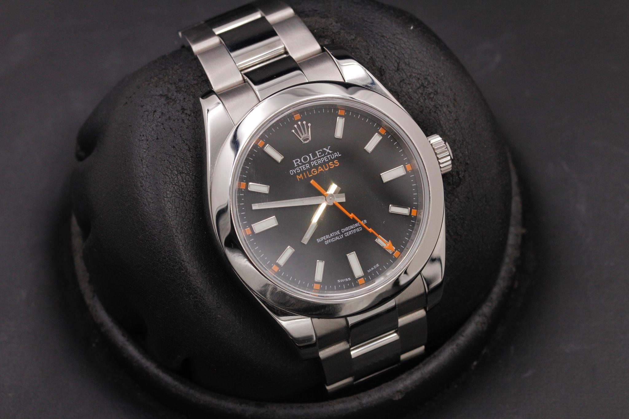 Watch Image 10
