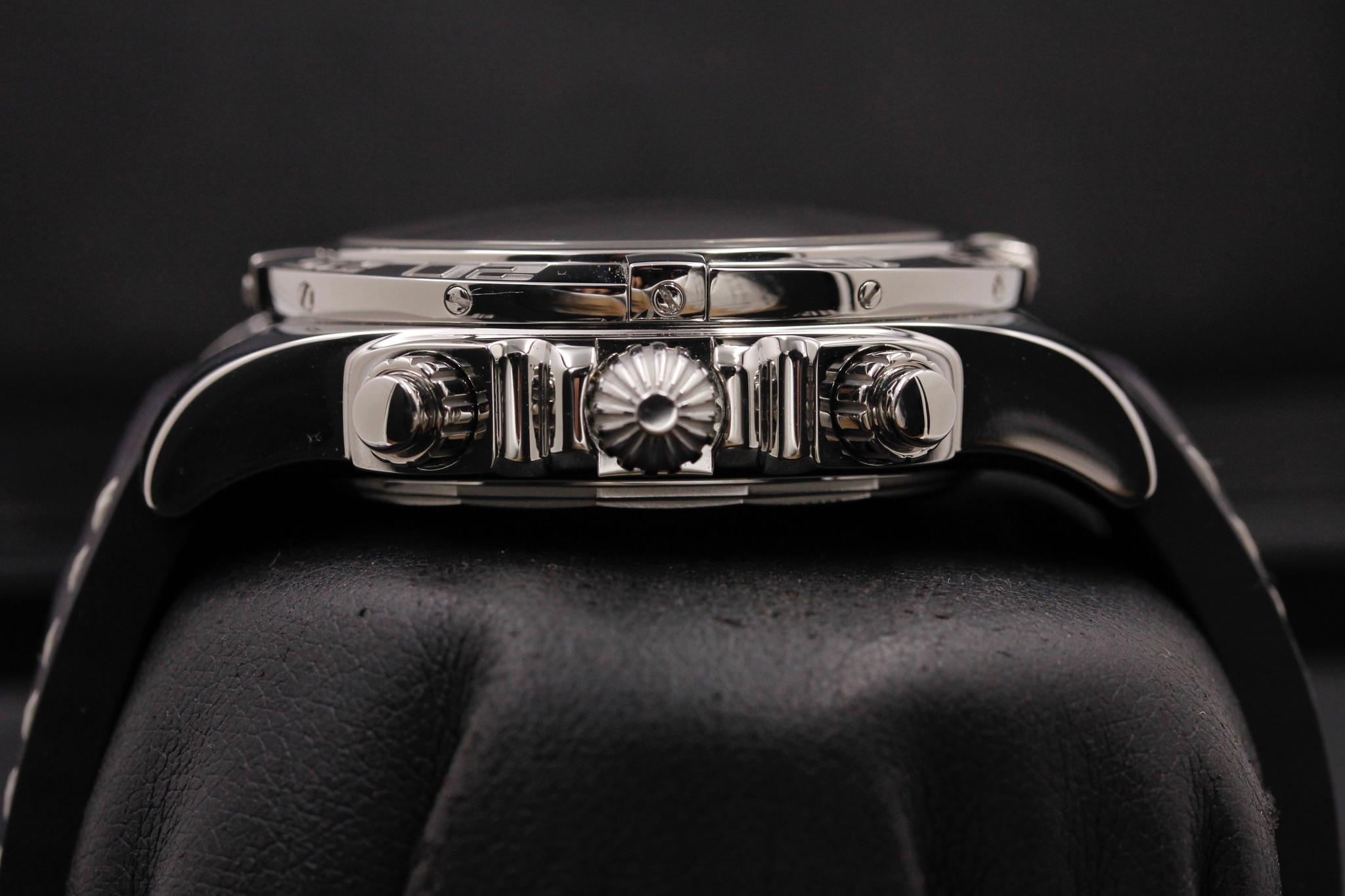 Watch Image 3
