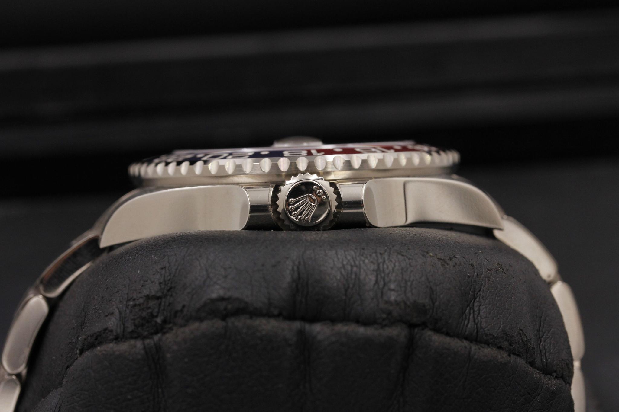 Watch Image 3