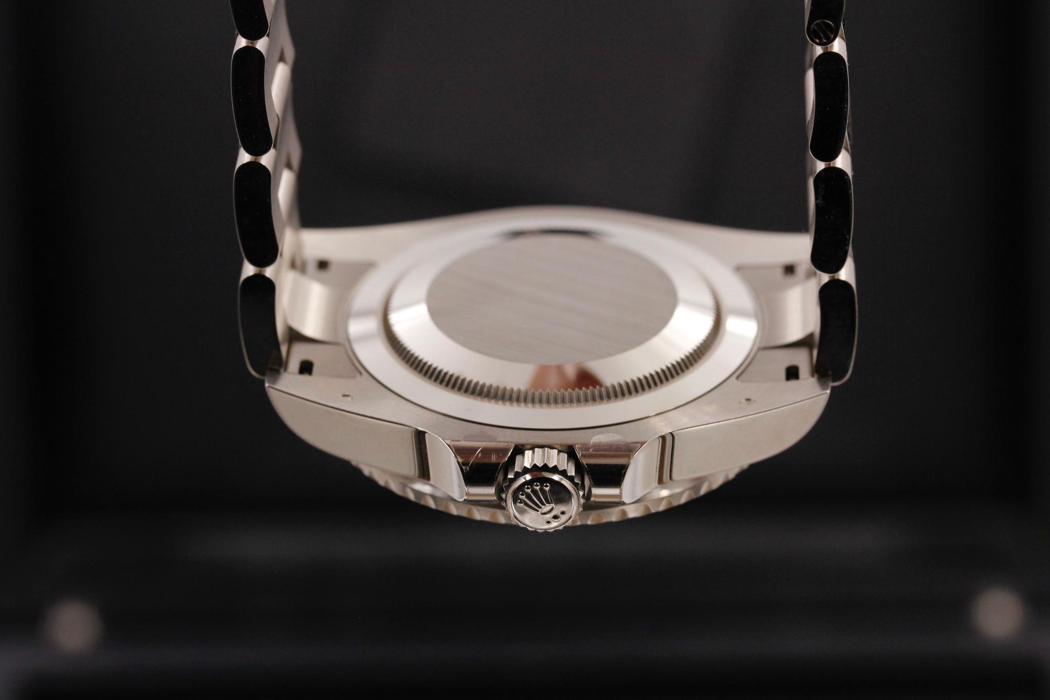 Watch Image 7