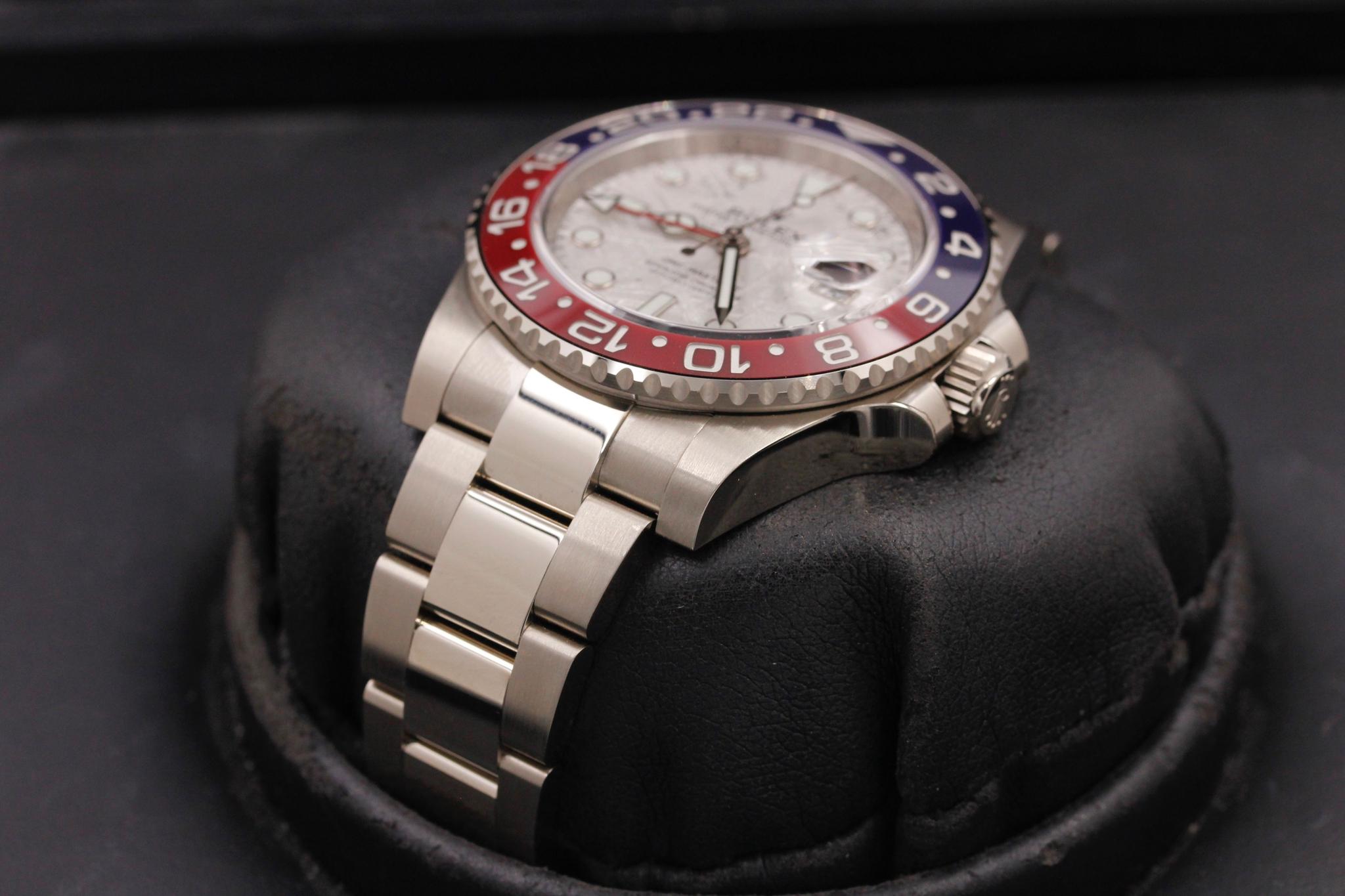 Watch Image 2