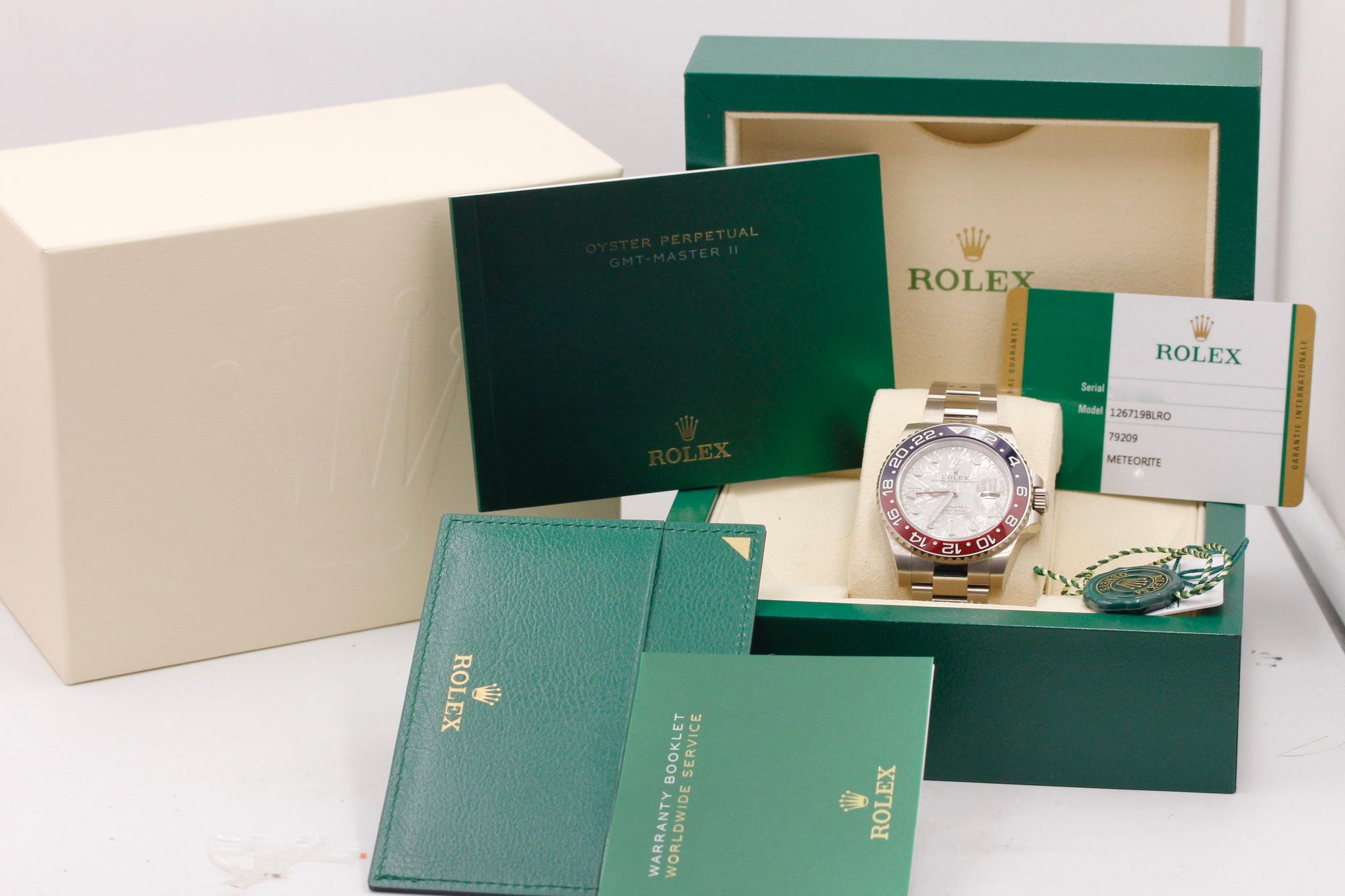 Watch Image 11