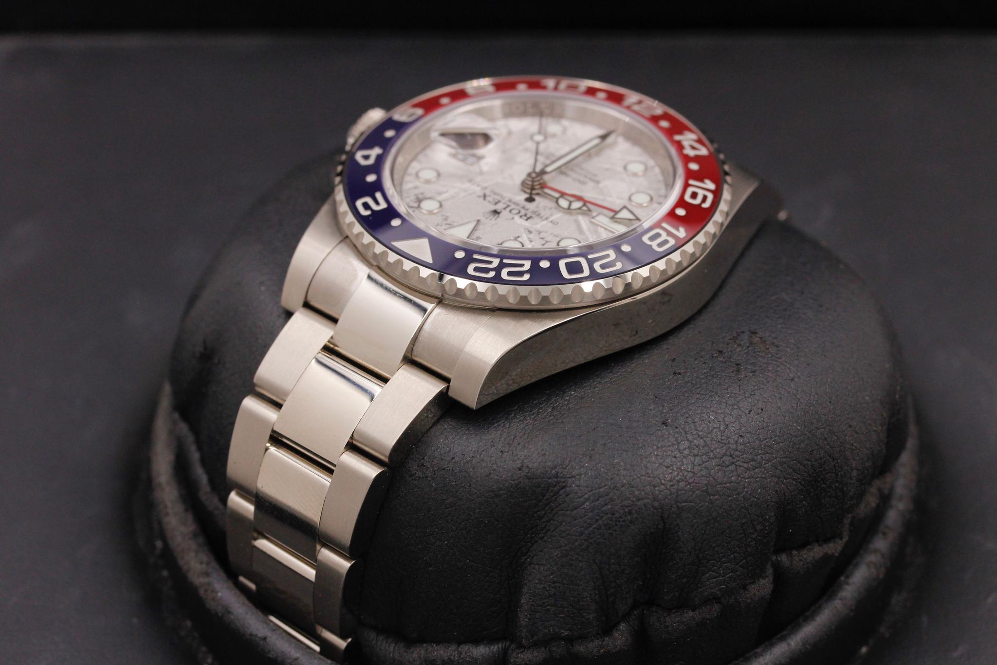 Watch Image 5