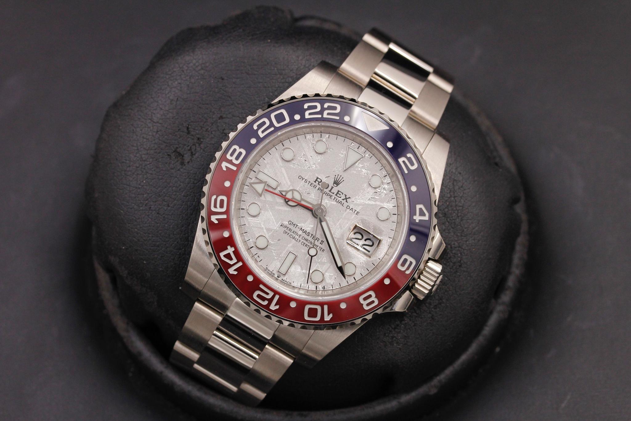 Watch Image 9