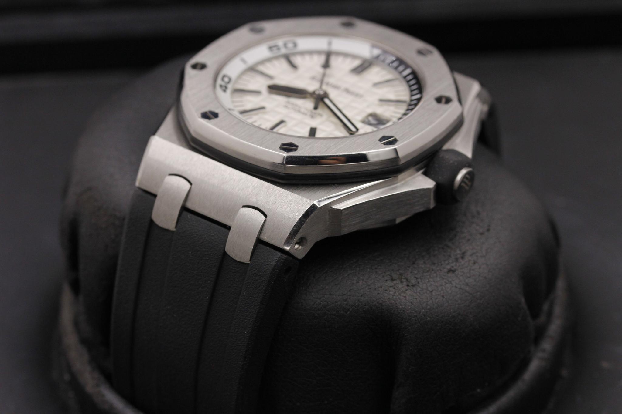Watch Image 2