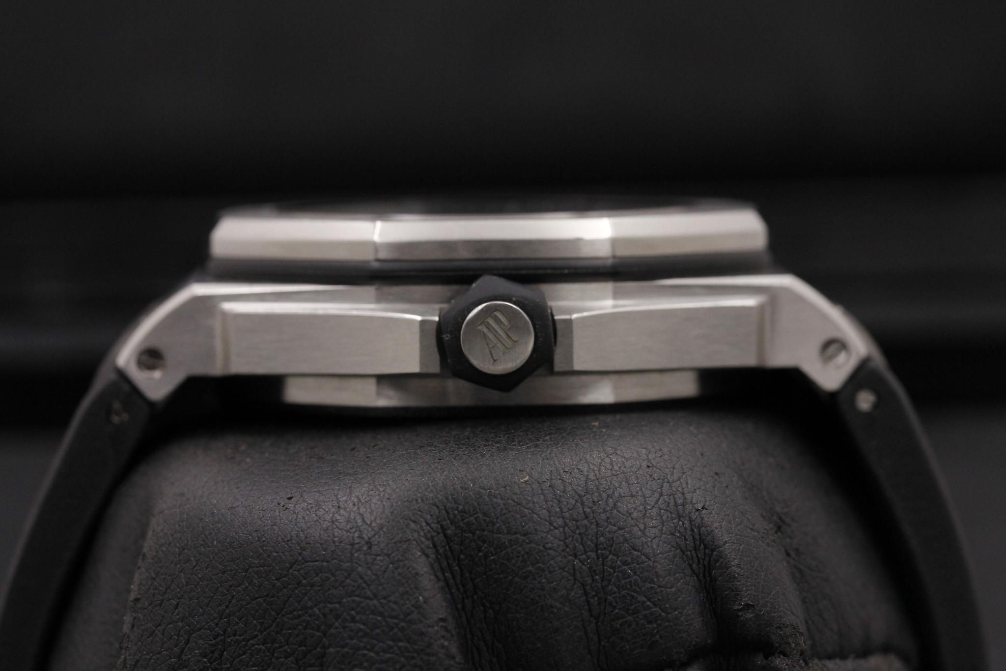 Watch Image 3