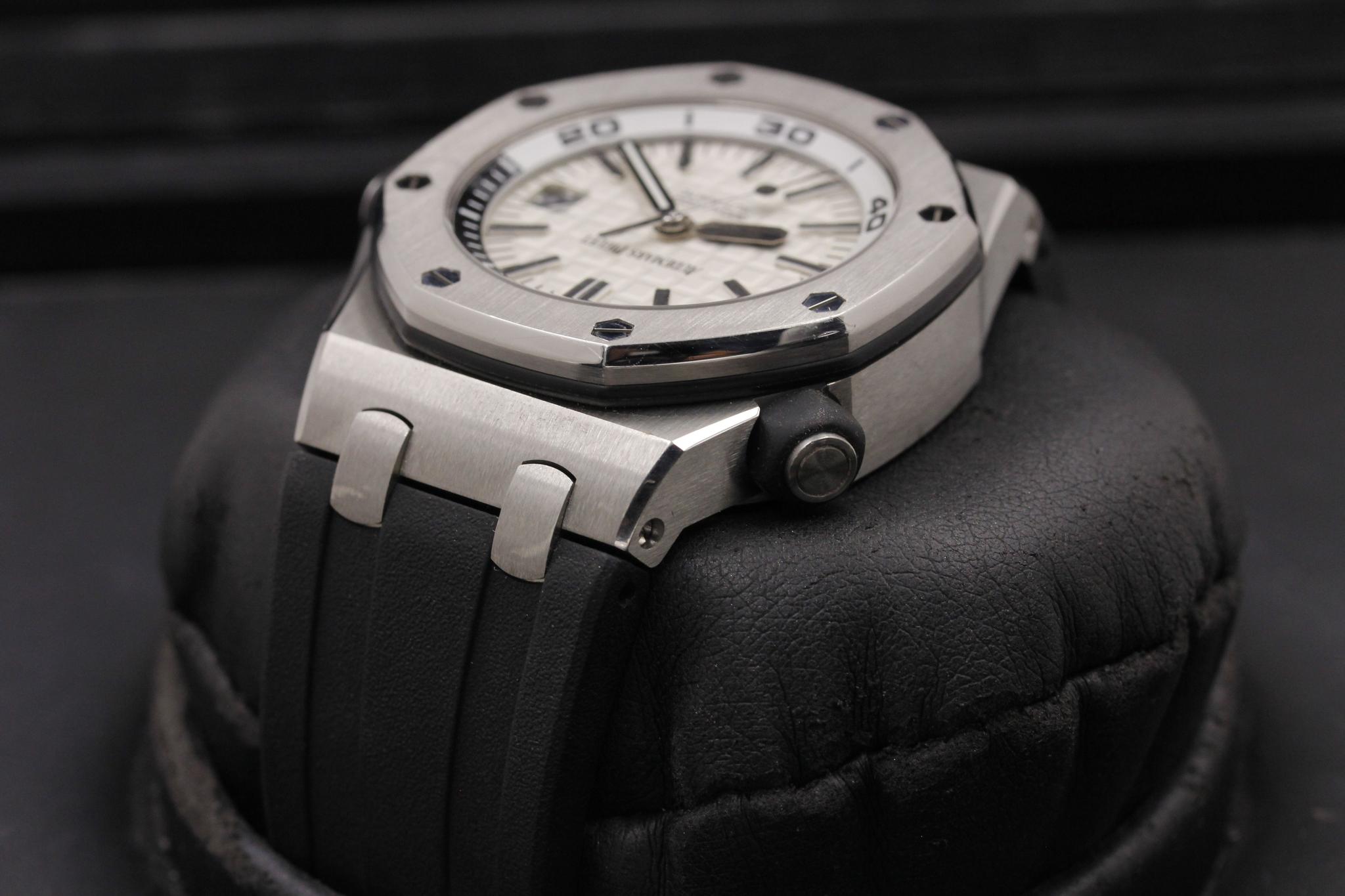Watch Image 5