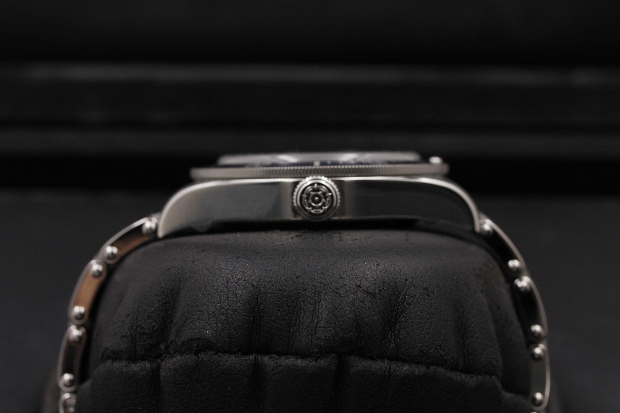 Watch Image 3