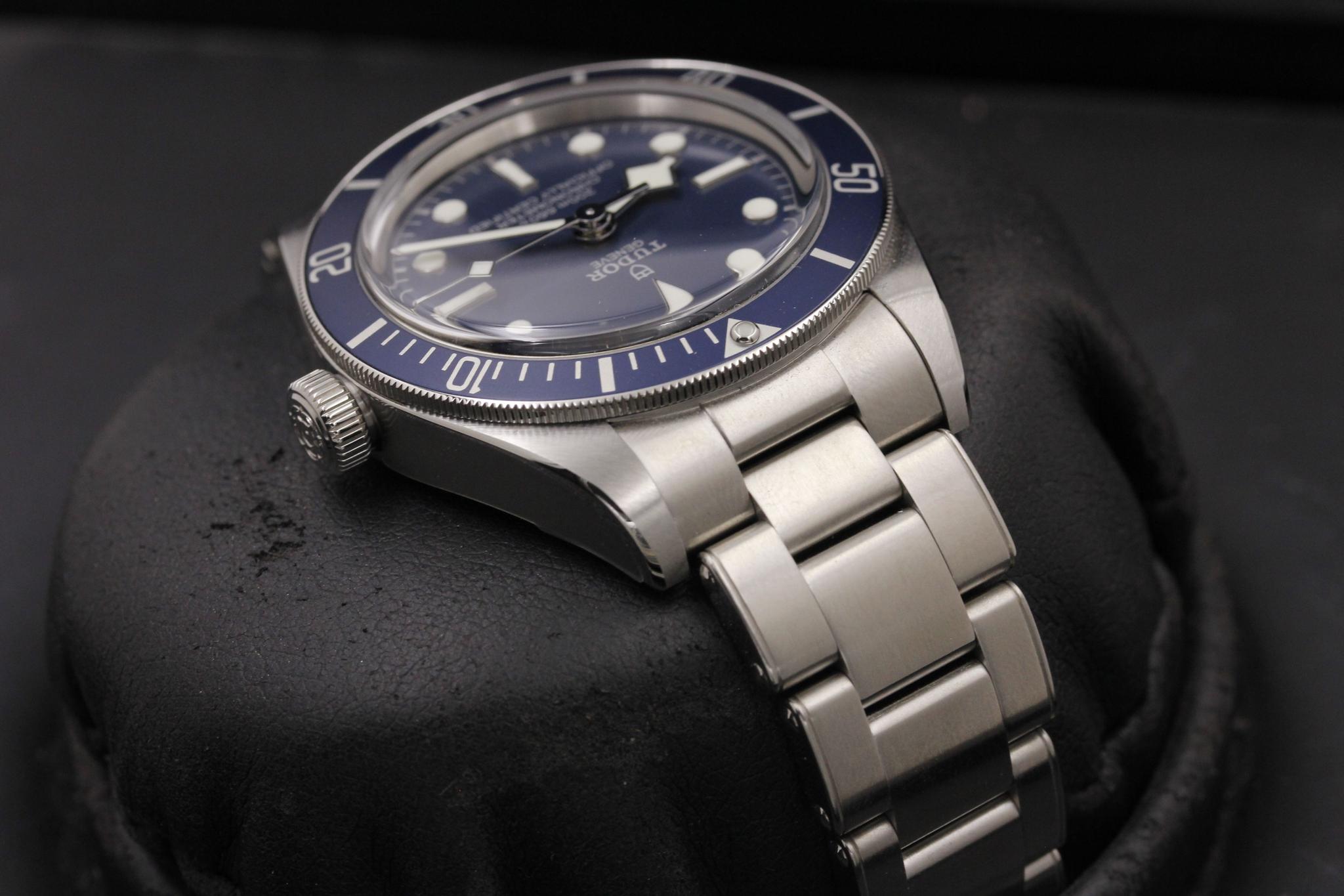 Watch Image 4