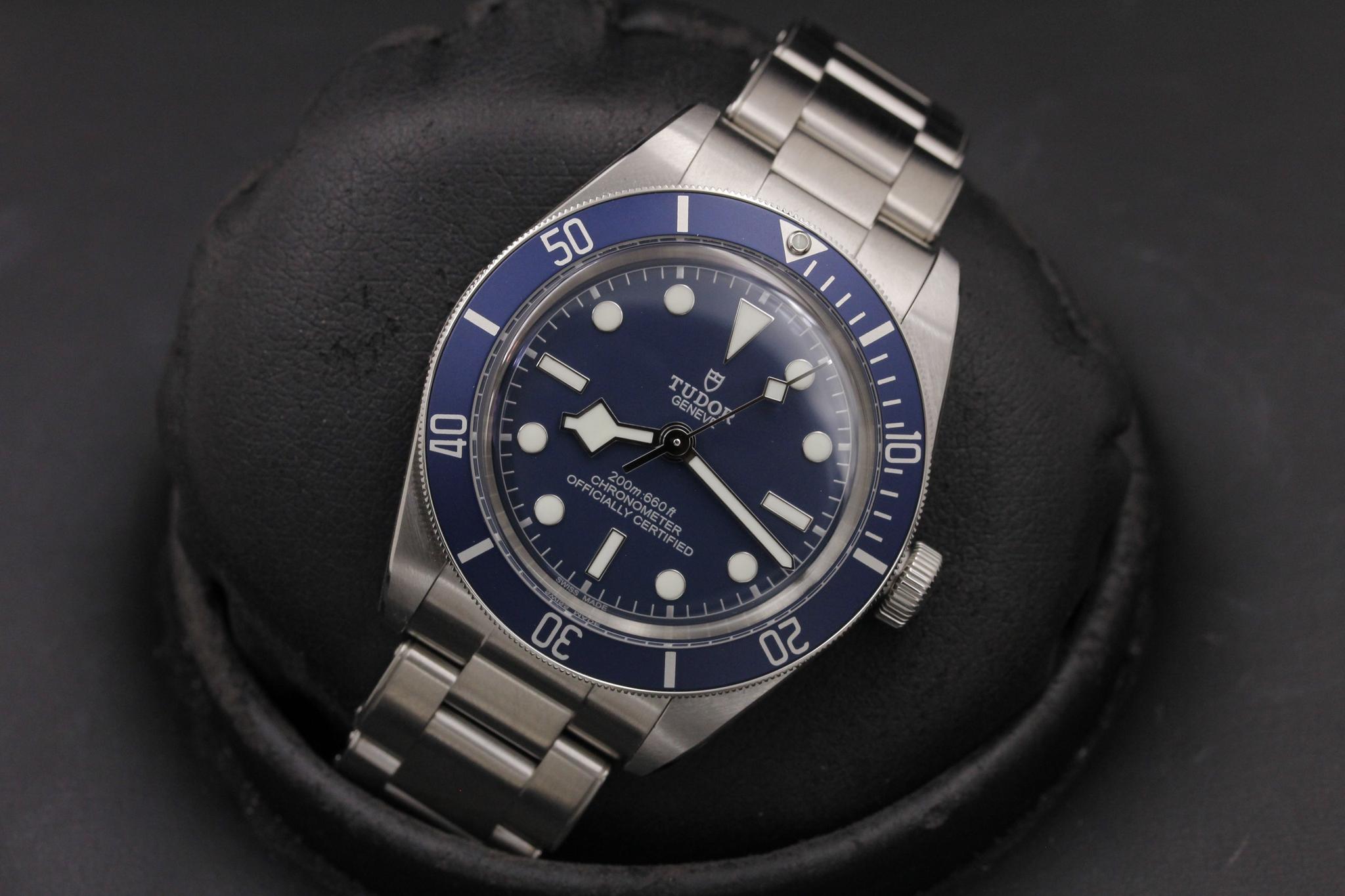 Watch Image 9