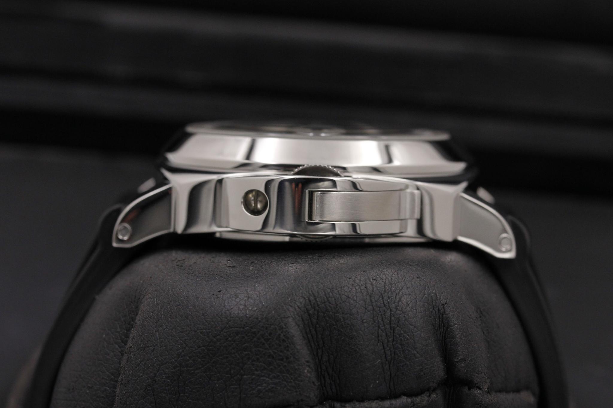 Watch Image 3