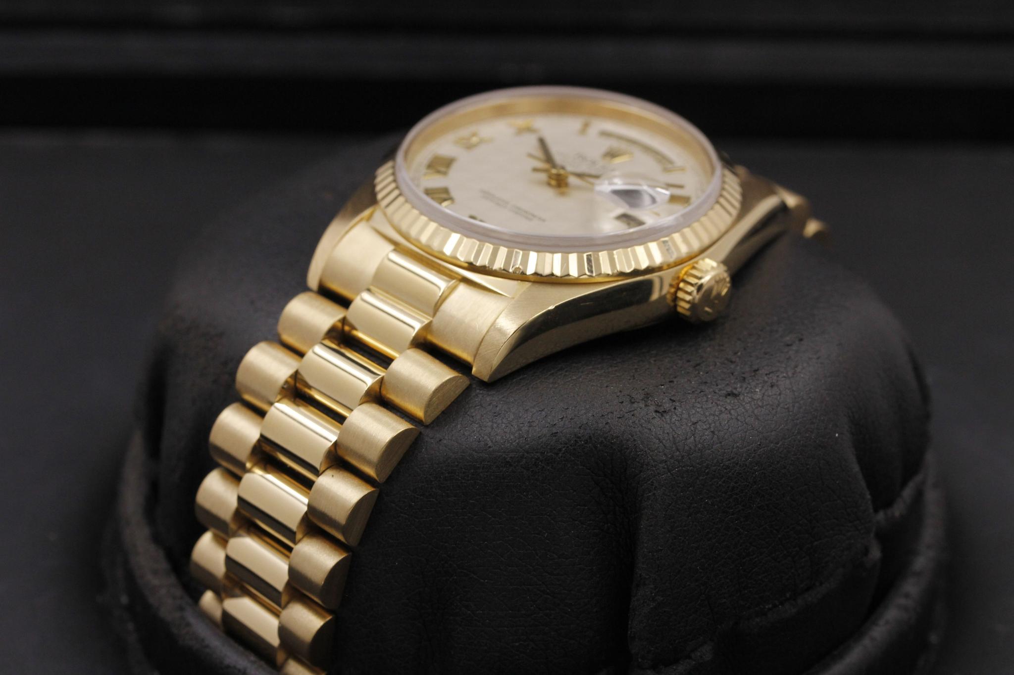 Watch Image 2