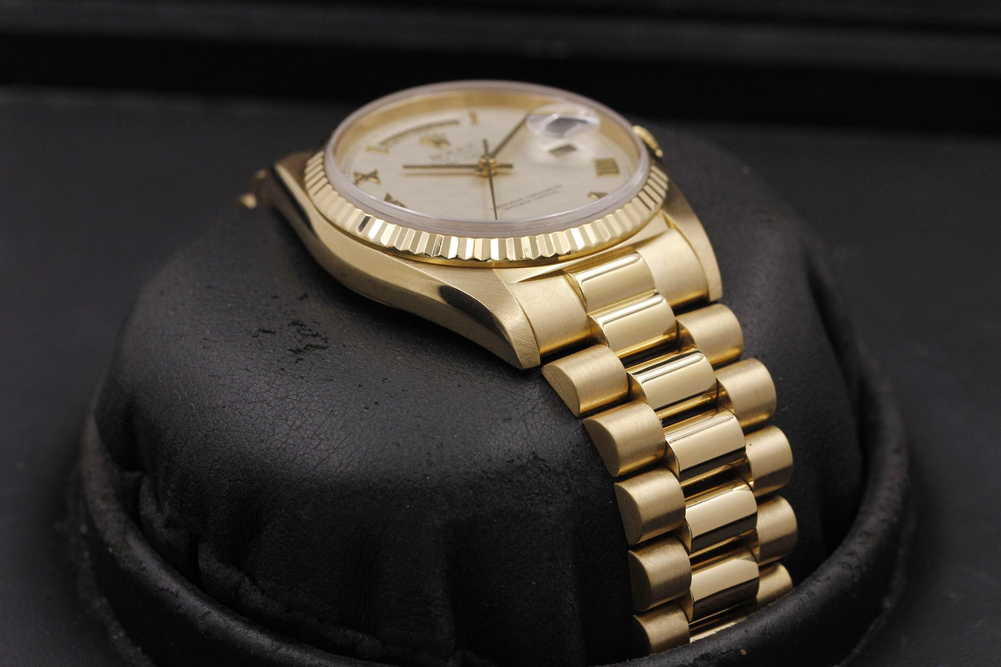 Watch Image 6
