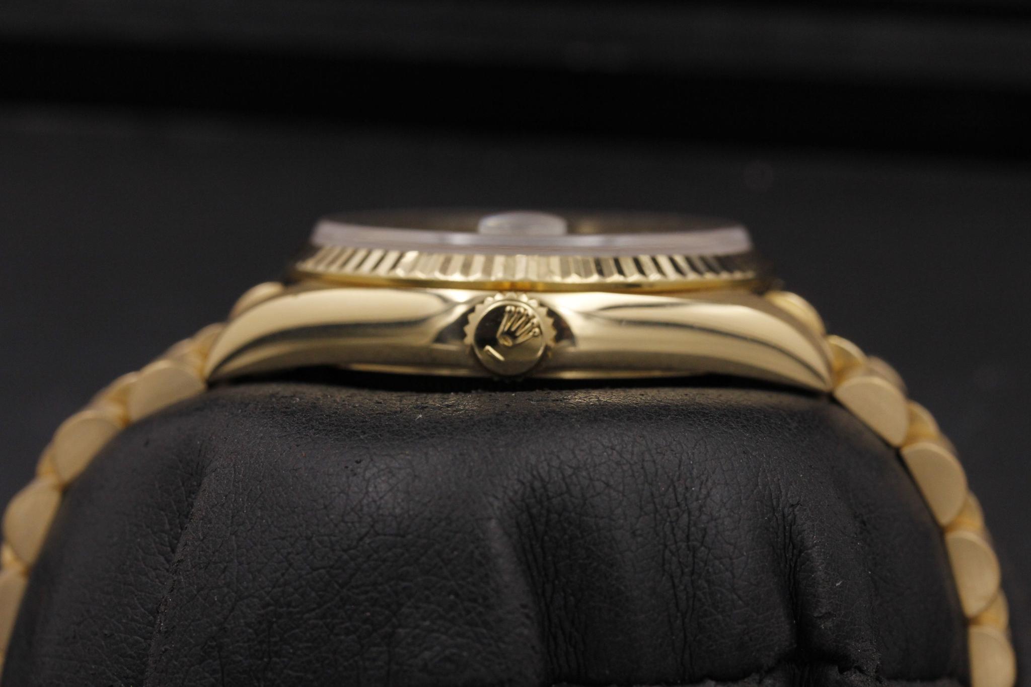 Watch Image 3