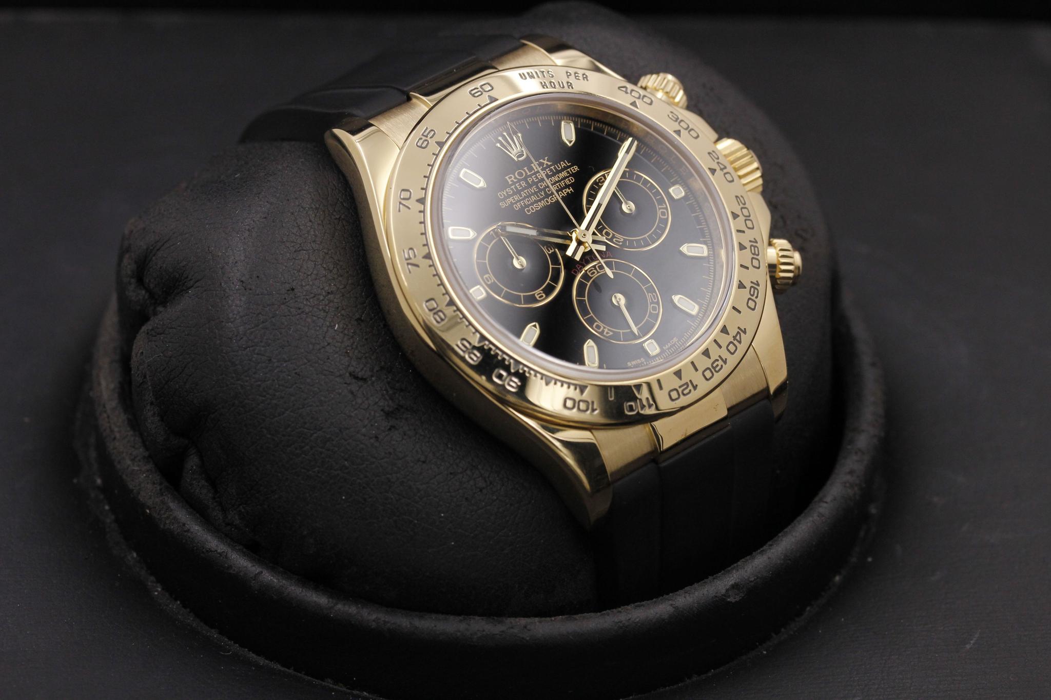 Watch Image 11
