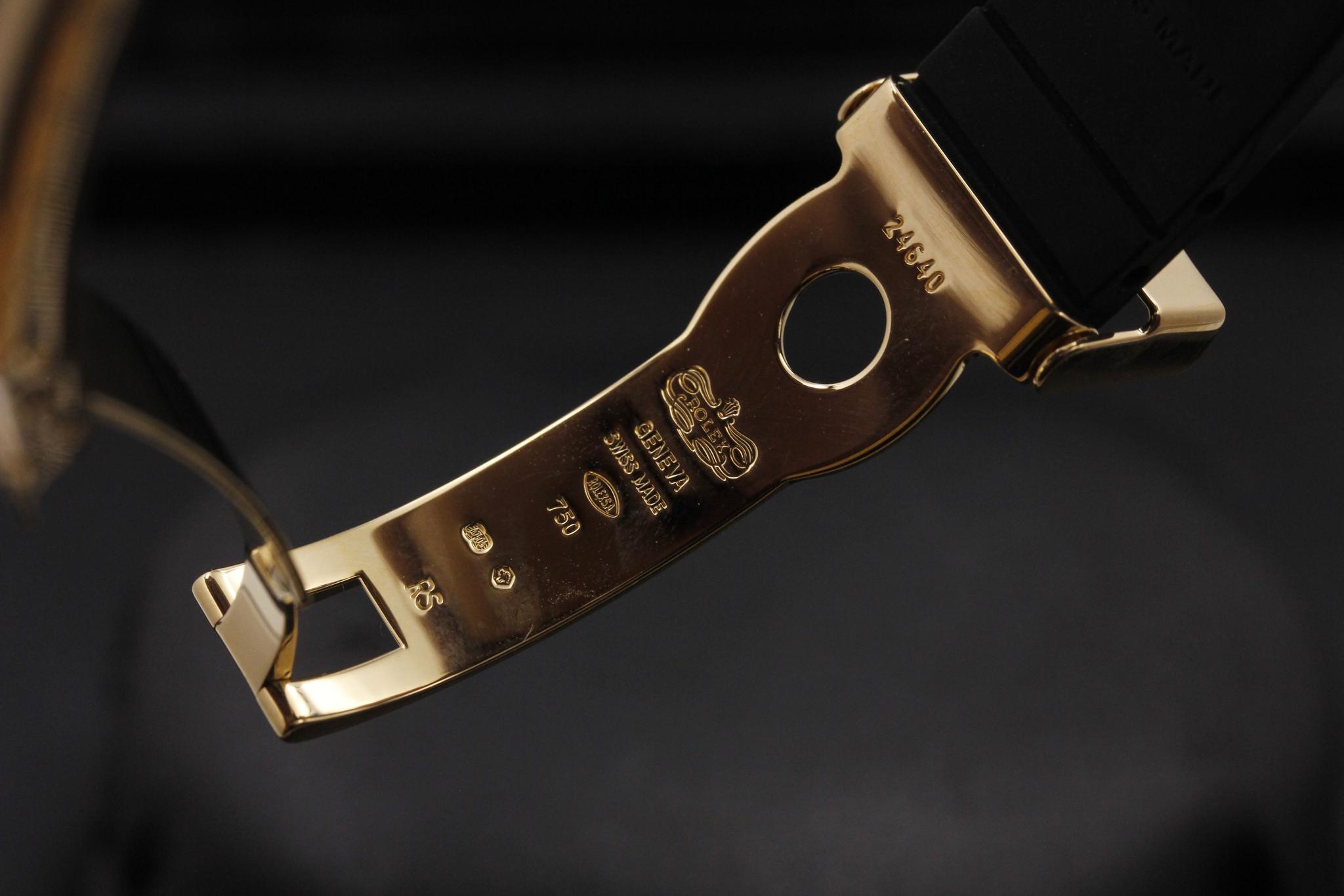 Watch Image 8