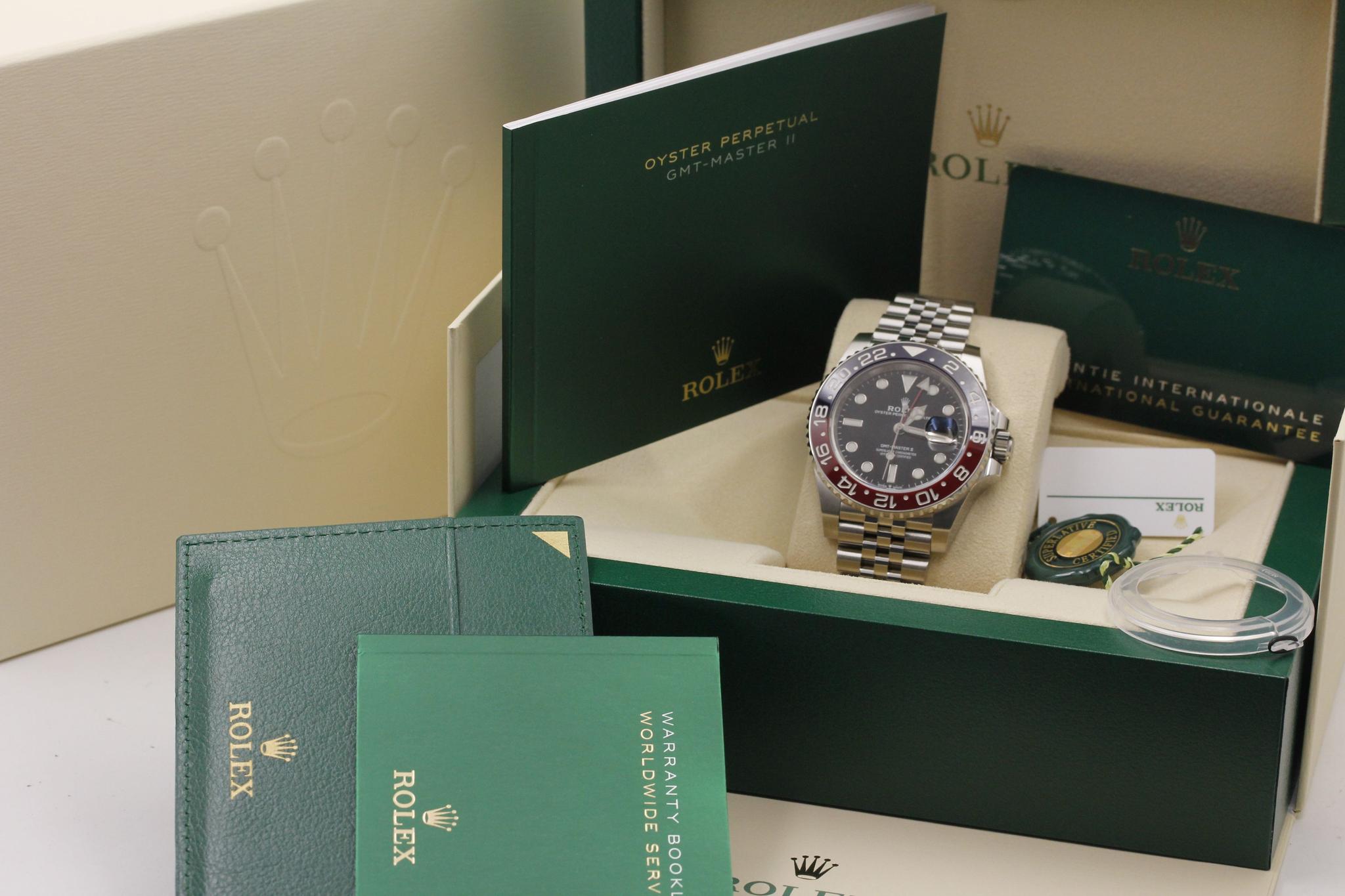 Watch Image 10