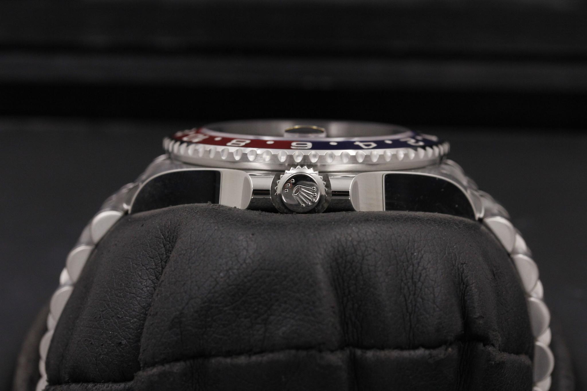 Watch Image 3