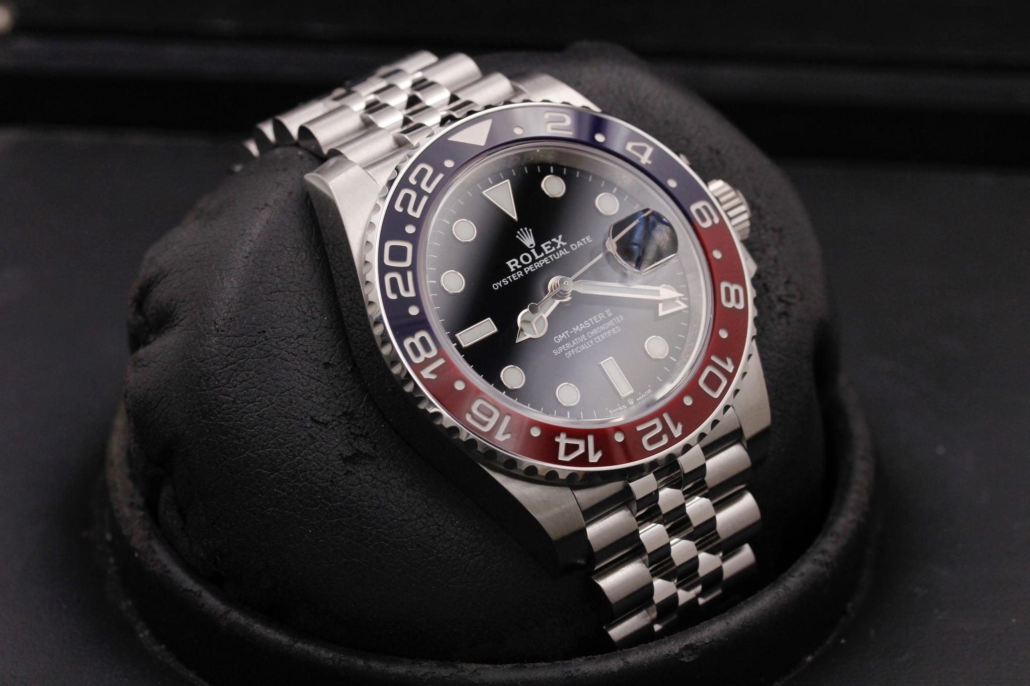 Watch Image 9