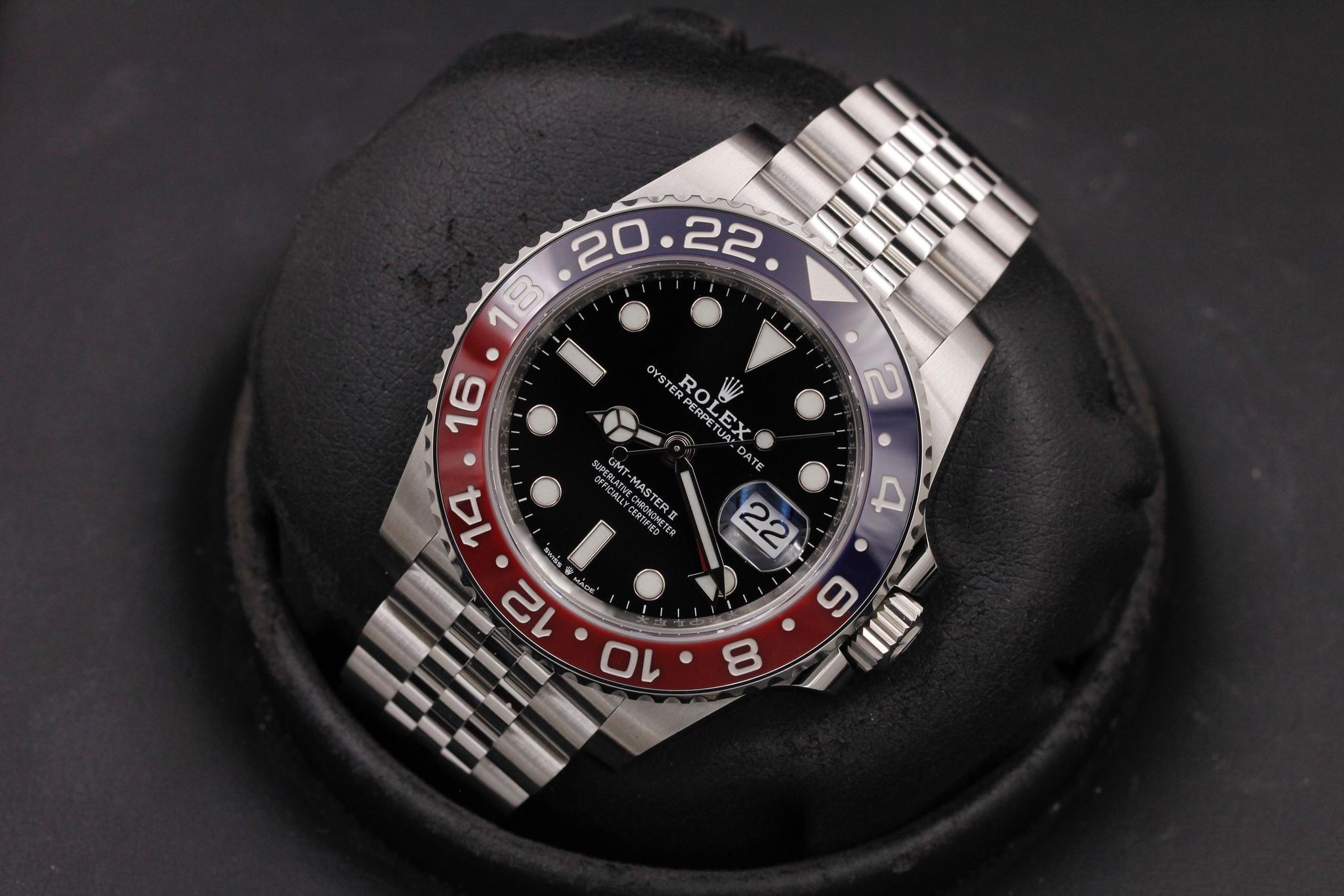 Watch Image 8