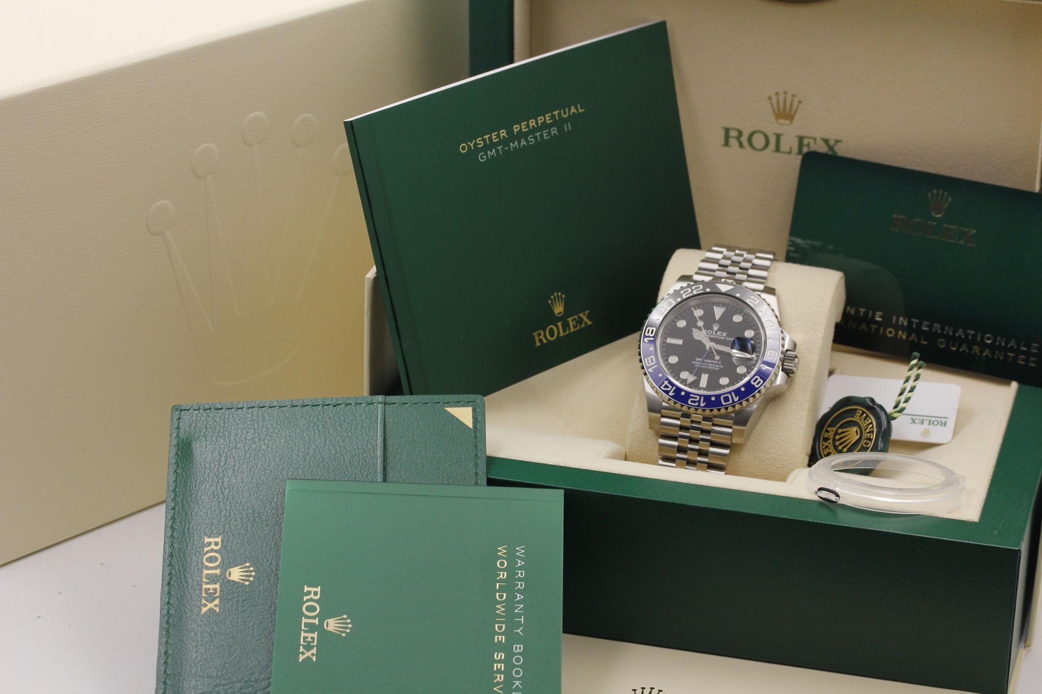 Watch Image 11