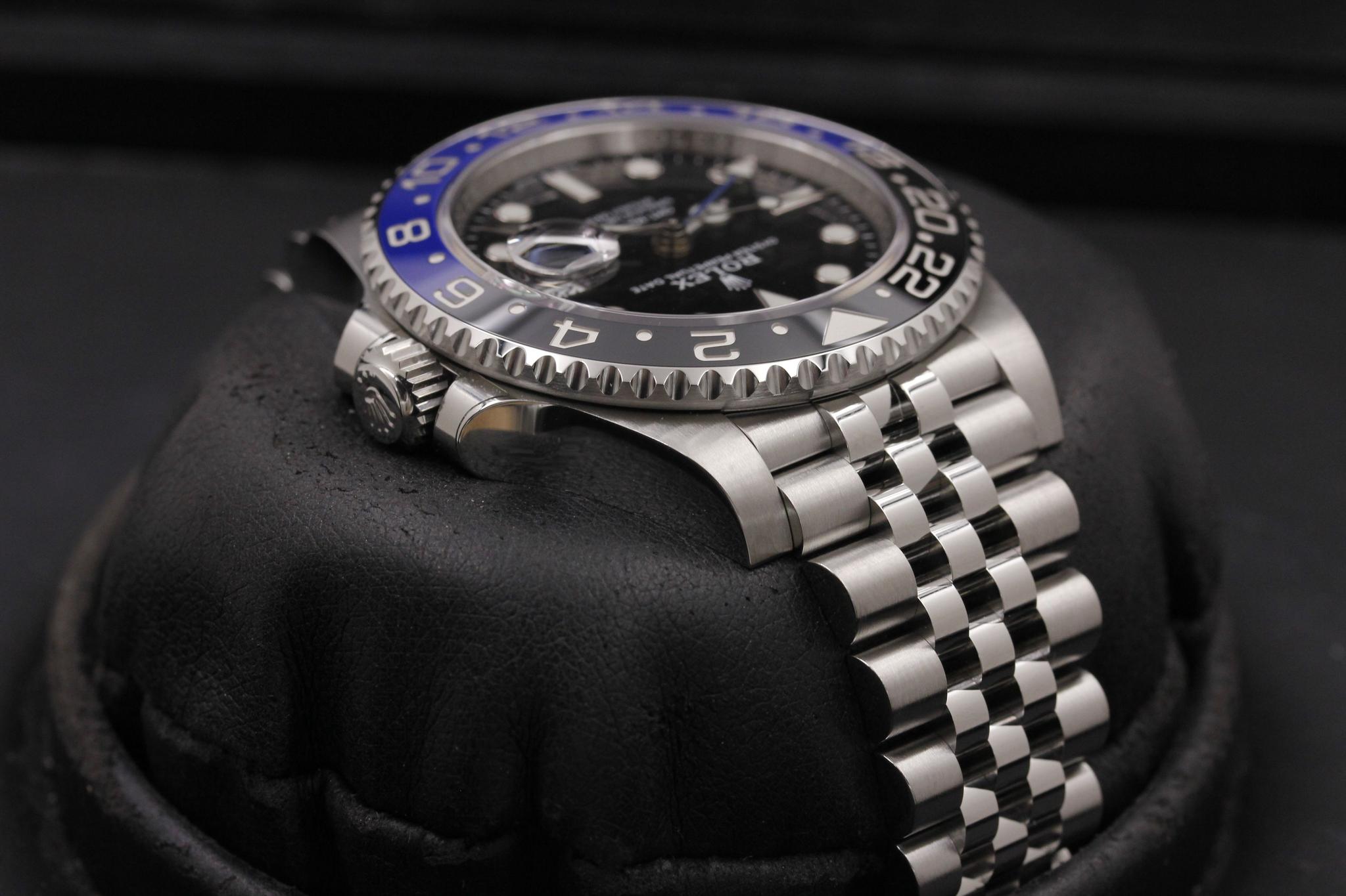 Watch Image 4