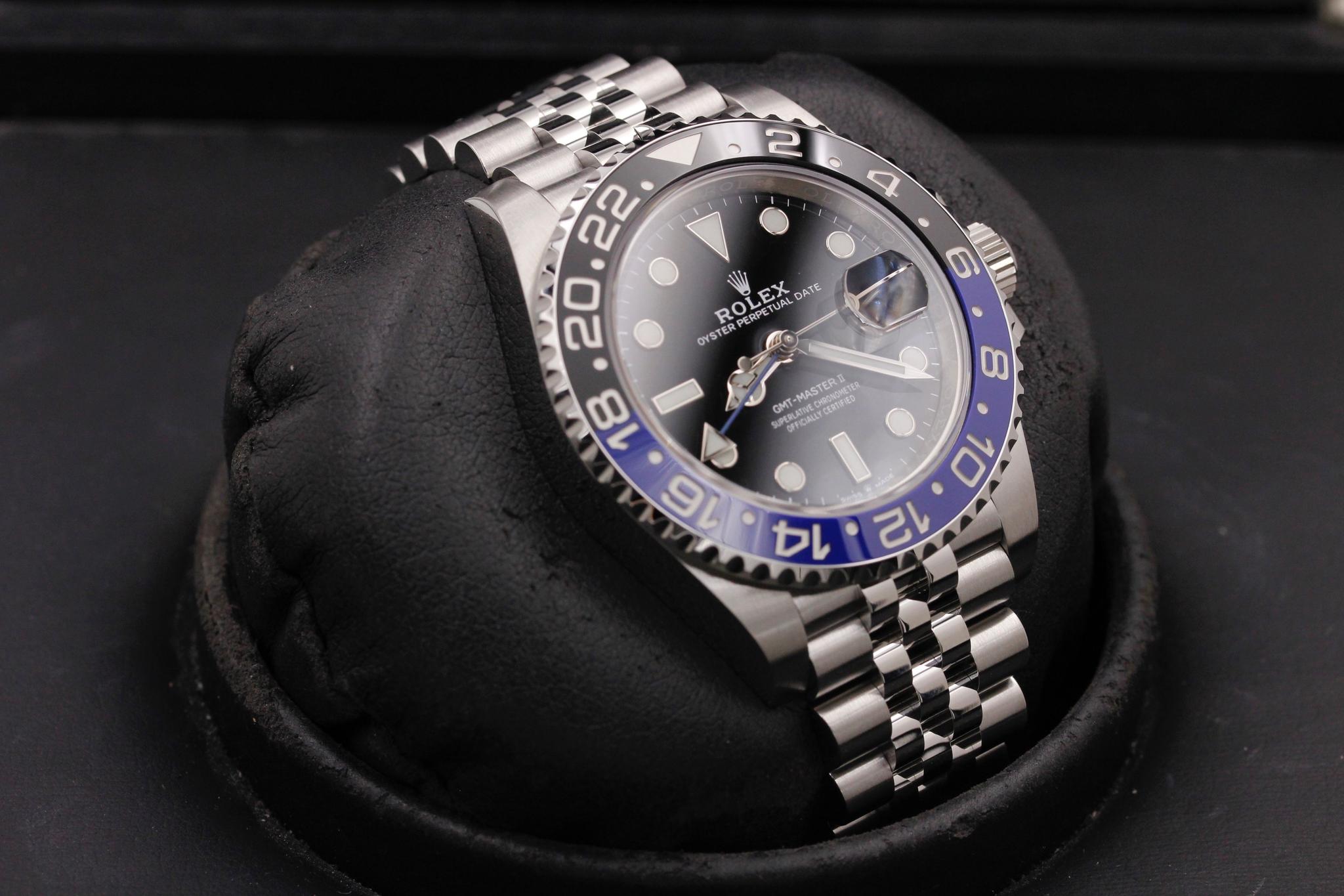 Watch Image 10