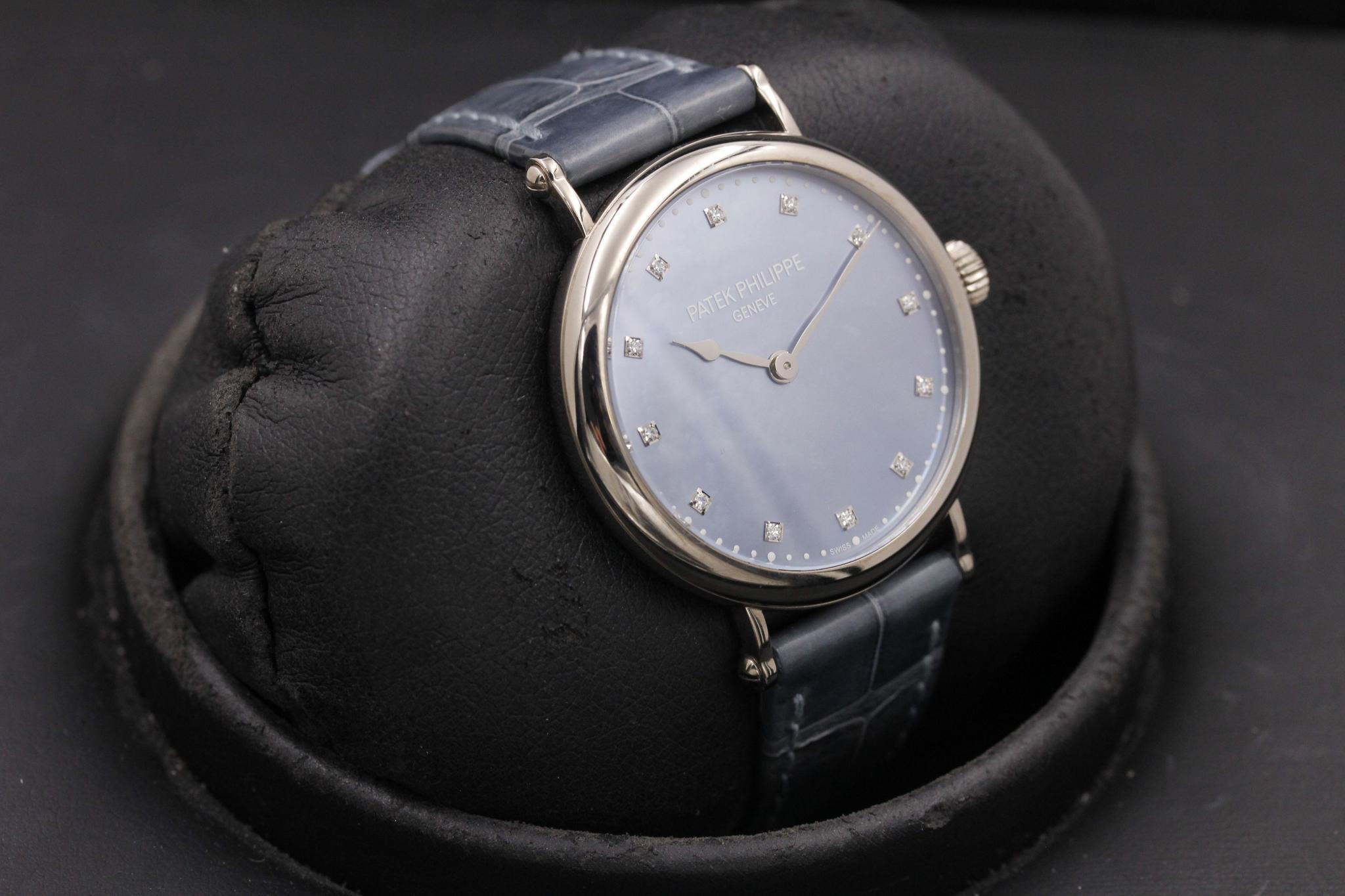 Watch Image 11