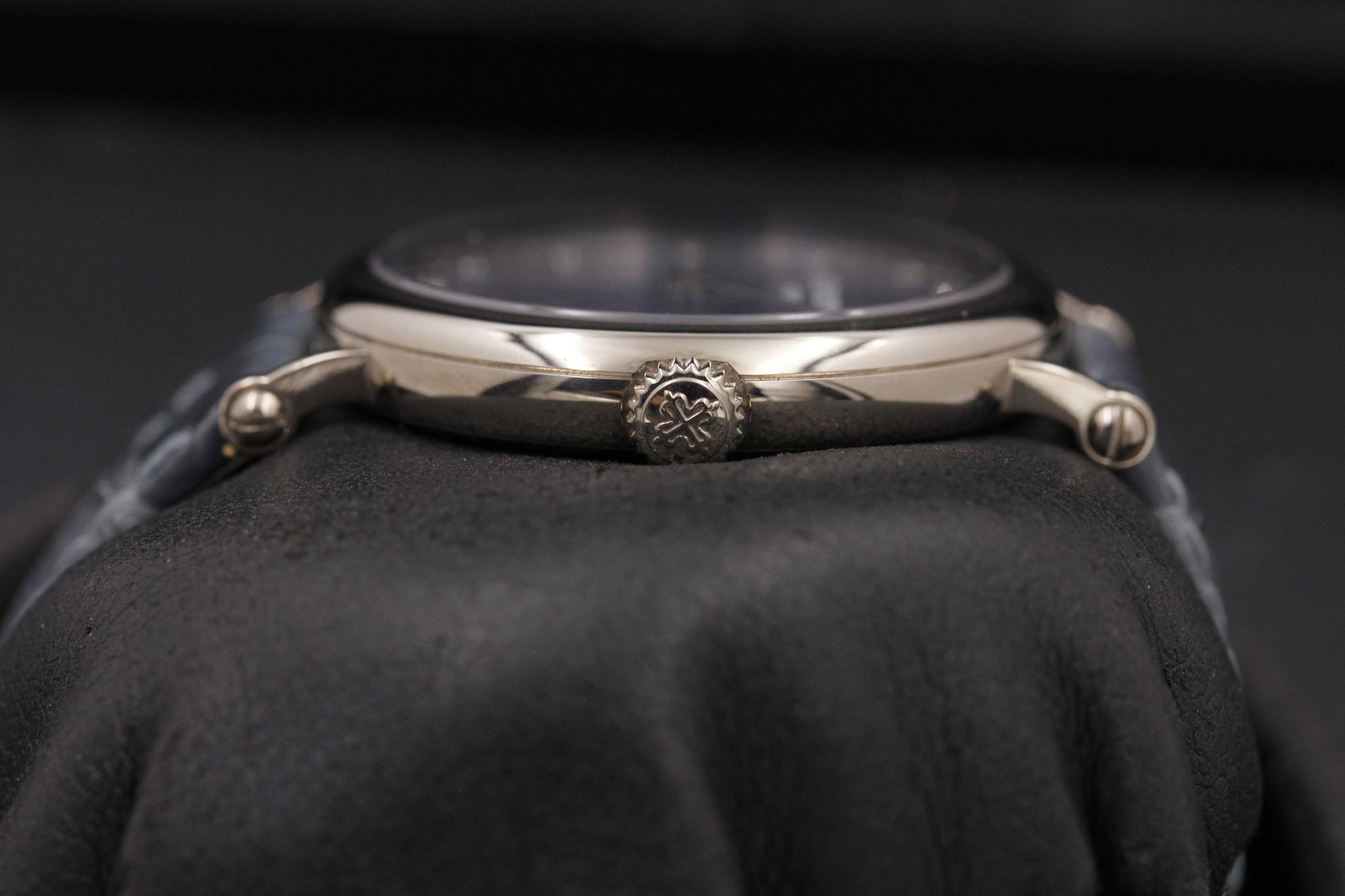 Watch Image 3