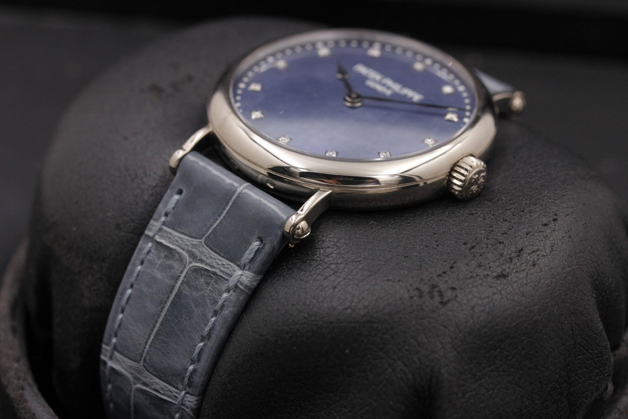 Watch Image 2