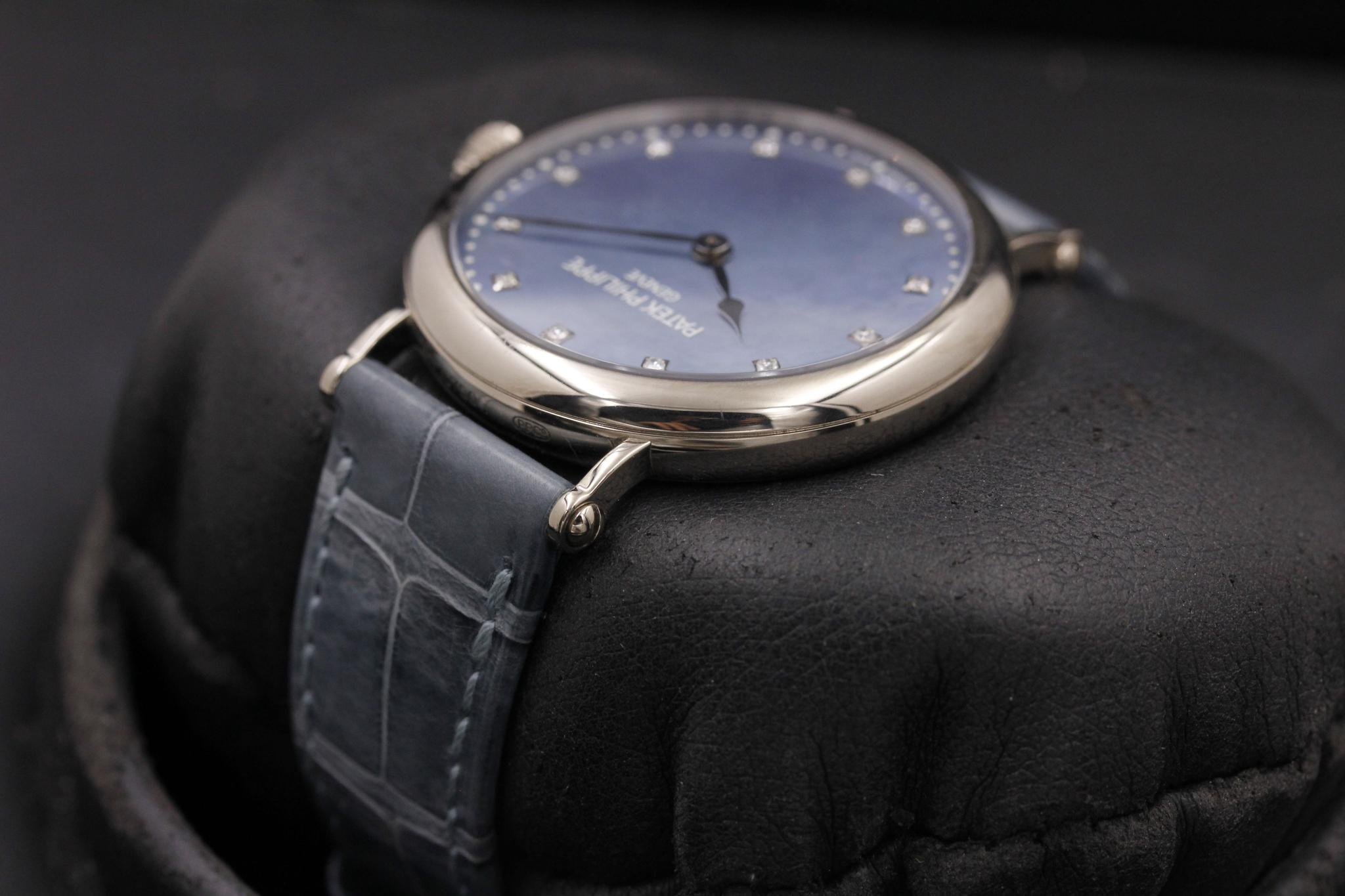 Watch Image 5