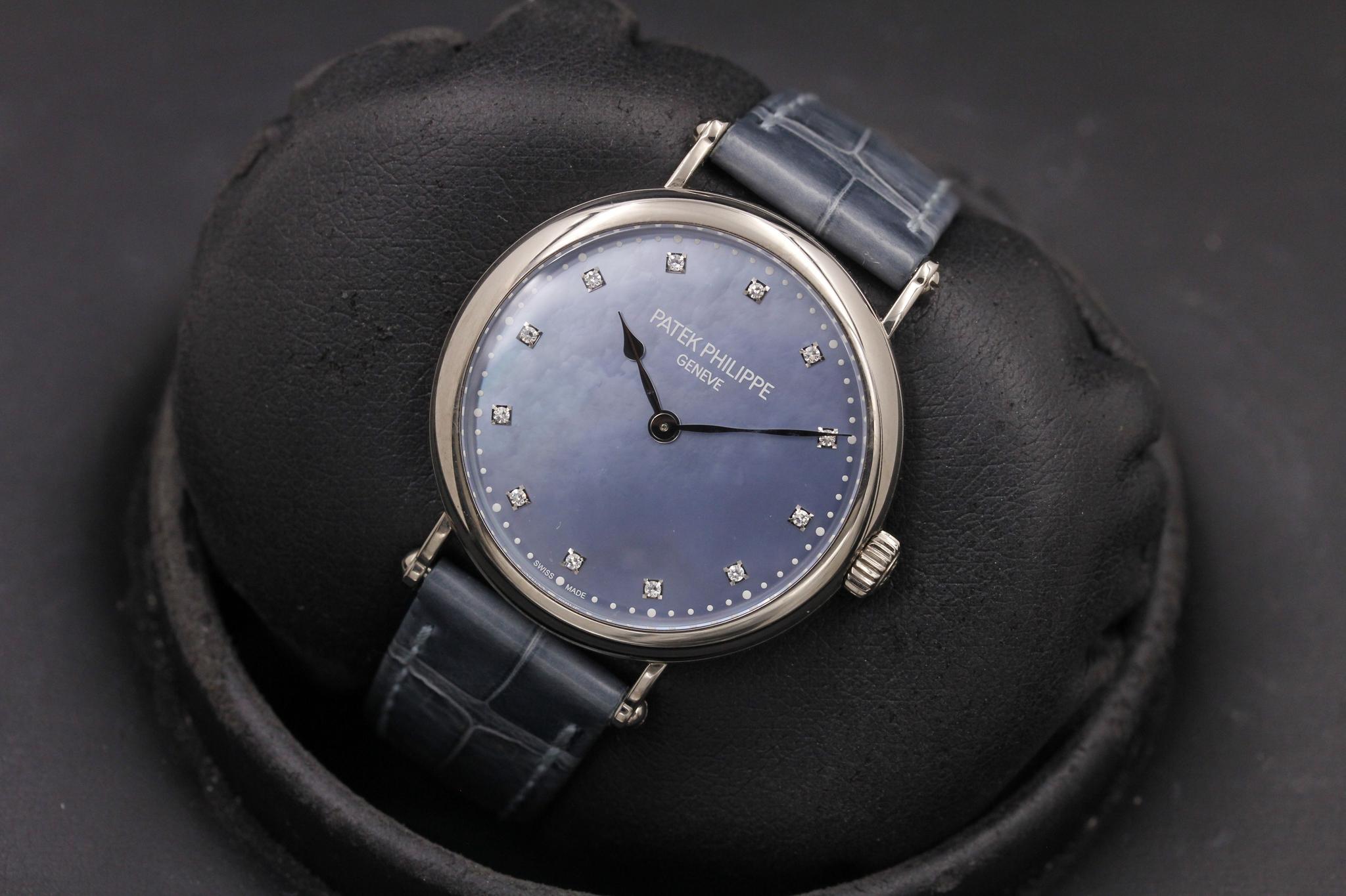Watch Image 10