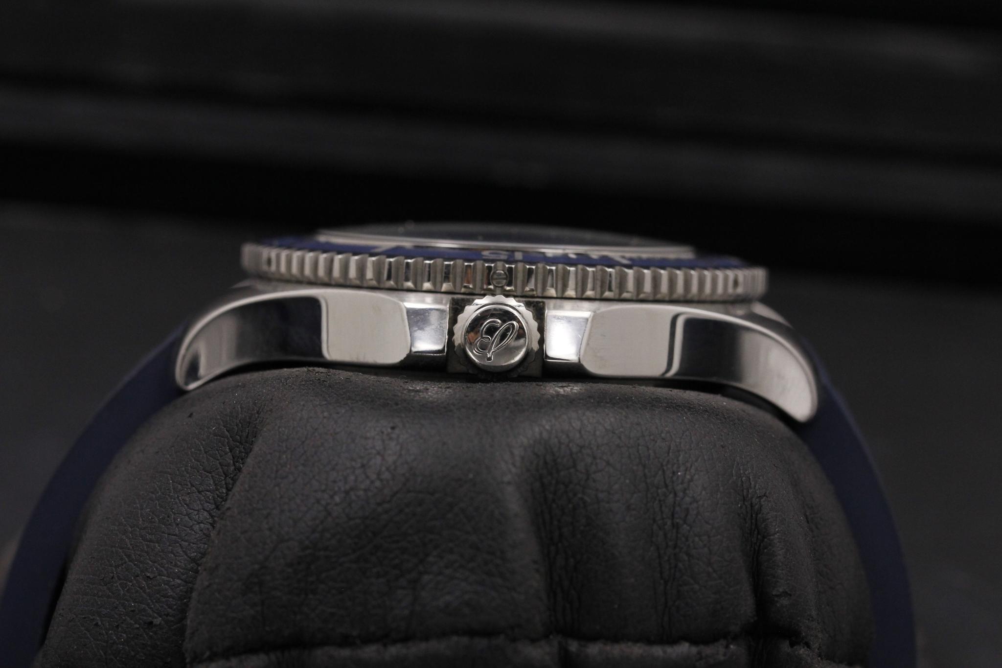 Watch Image 3