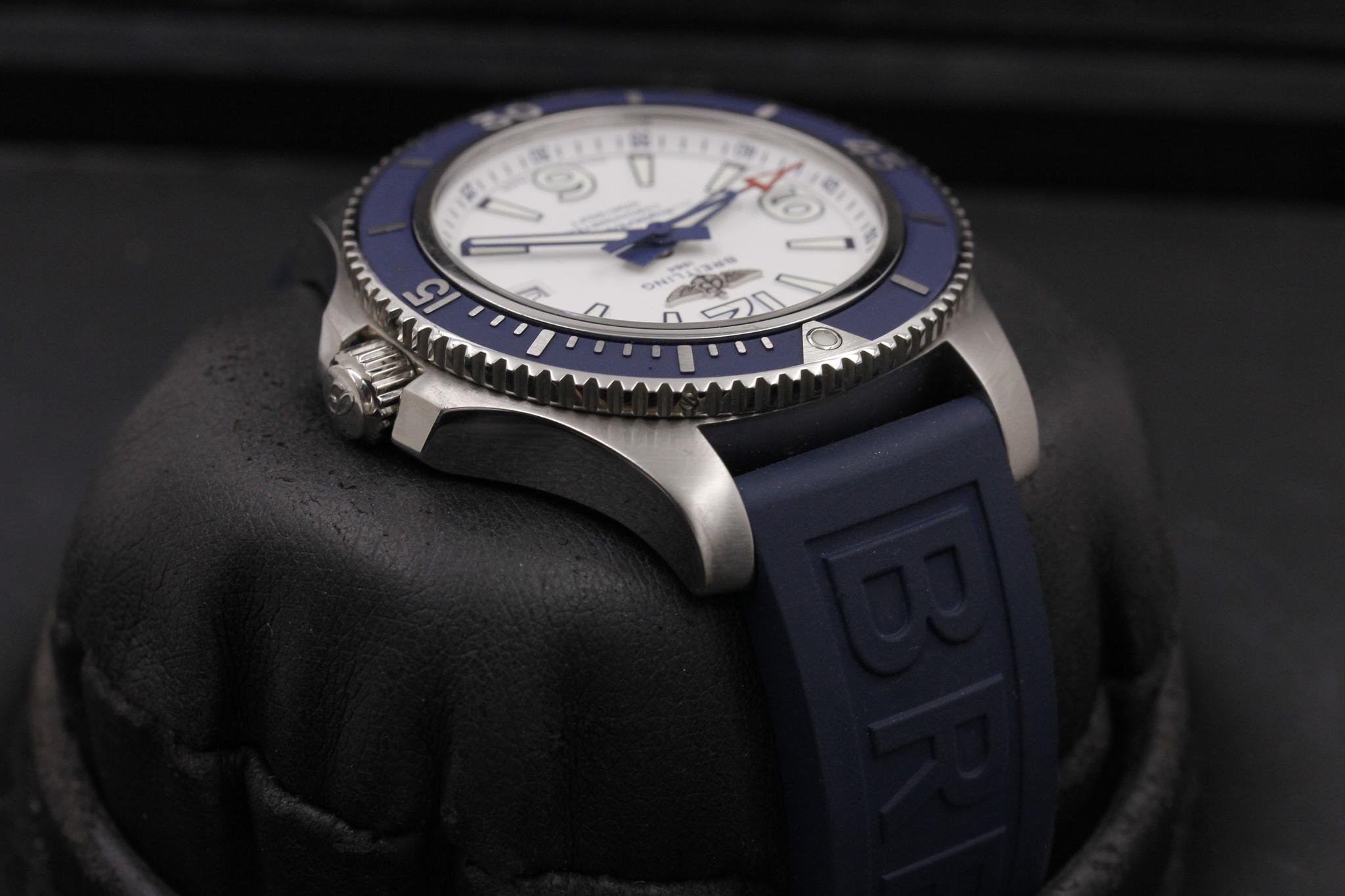 Watch Image 4
