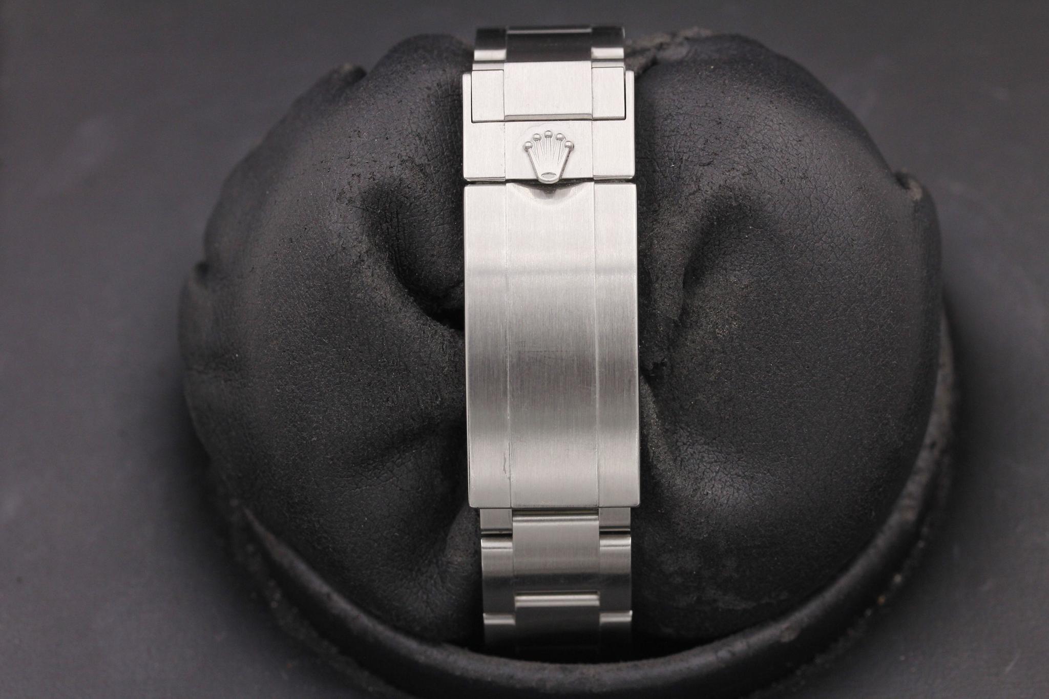 Watch Image 8