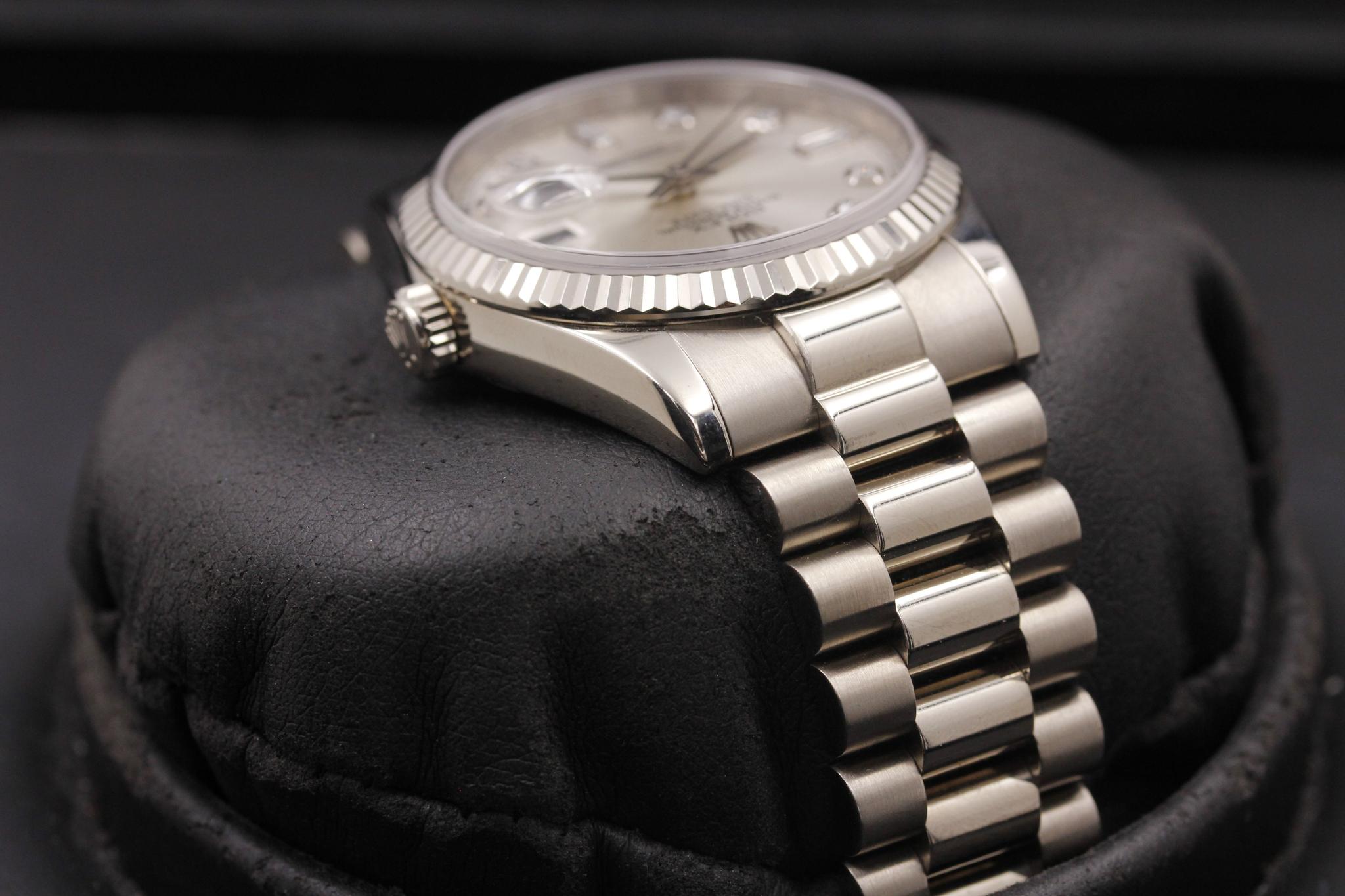 Watch Image 4