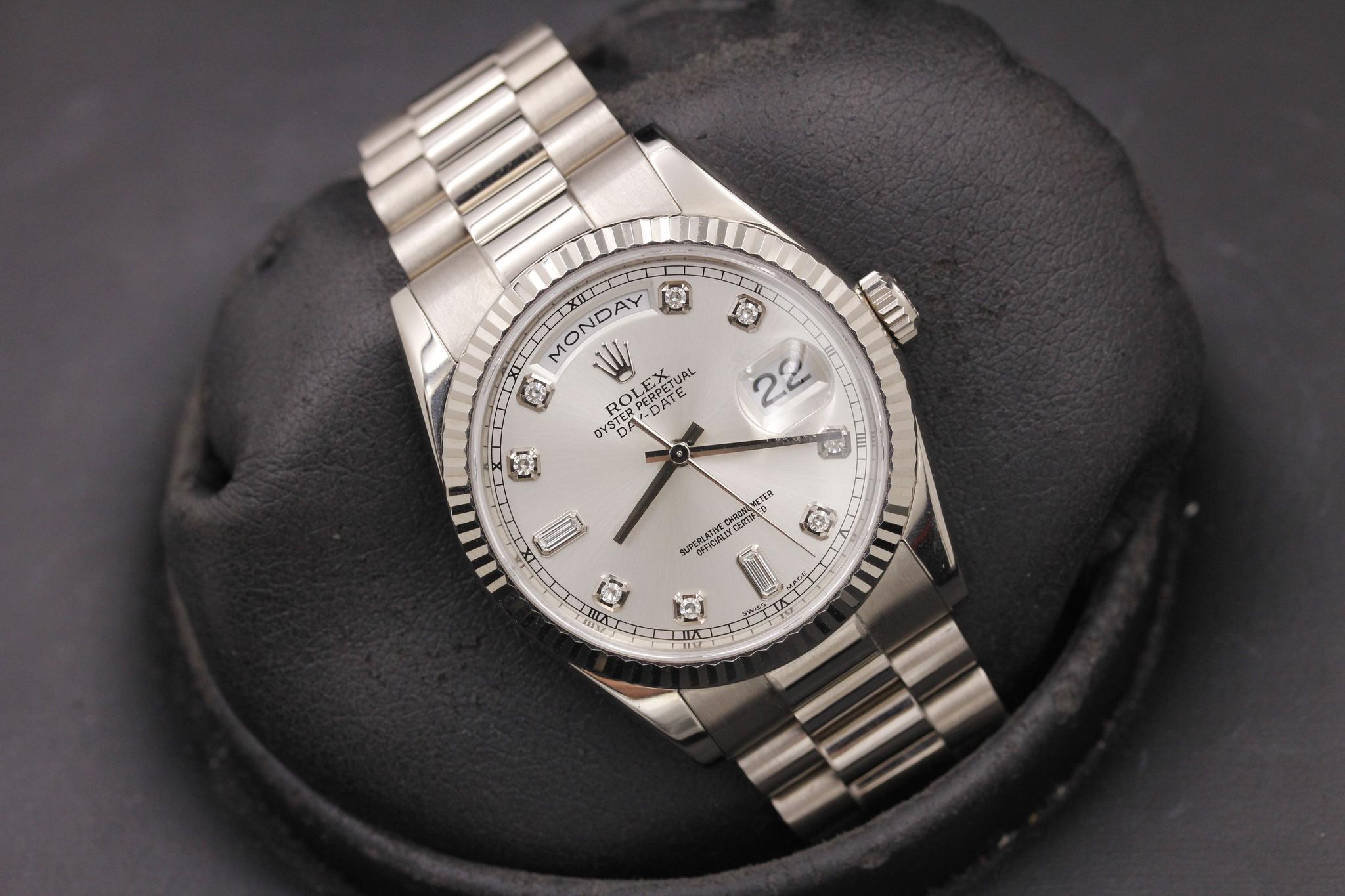 Watch Image 10