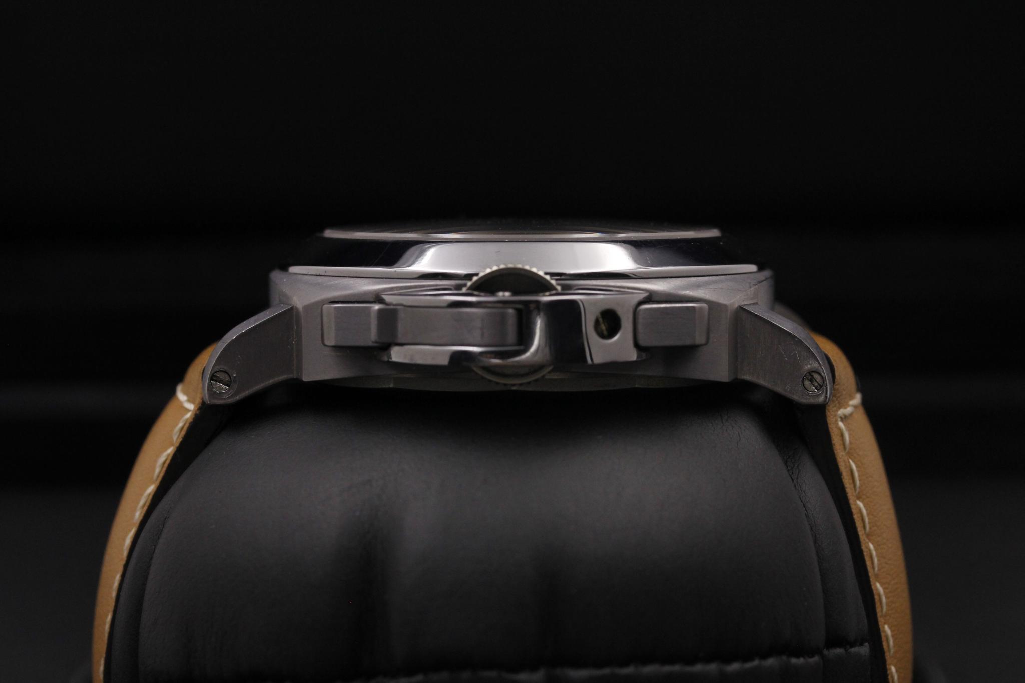 Watch Image 3