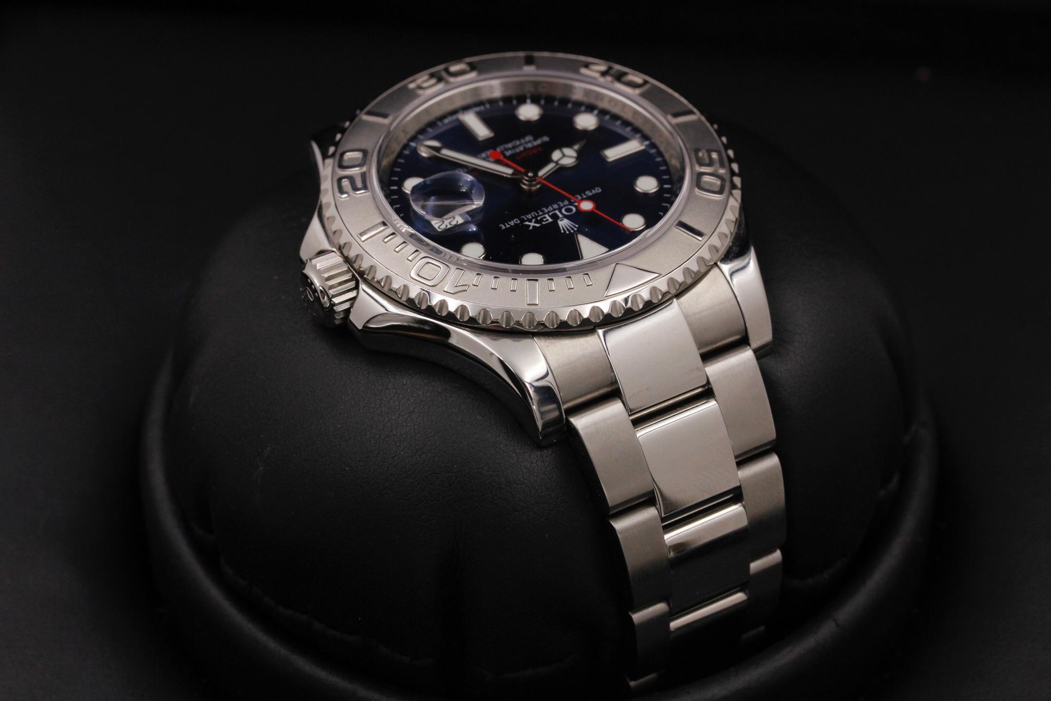 Watch Image 4